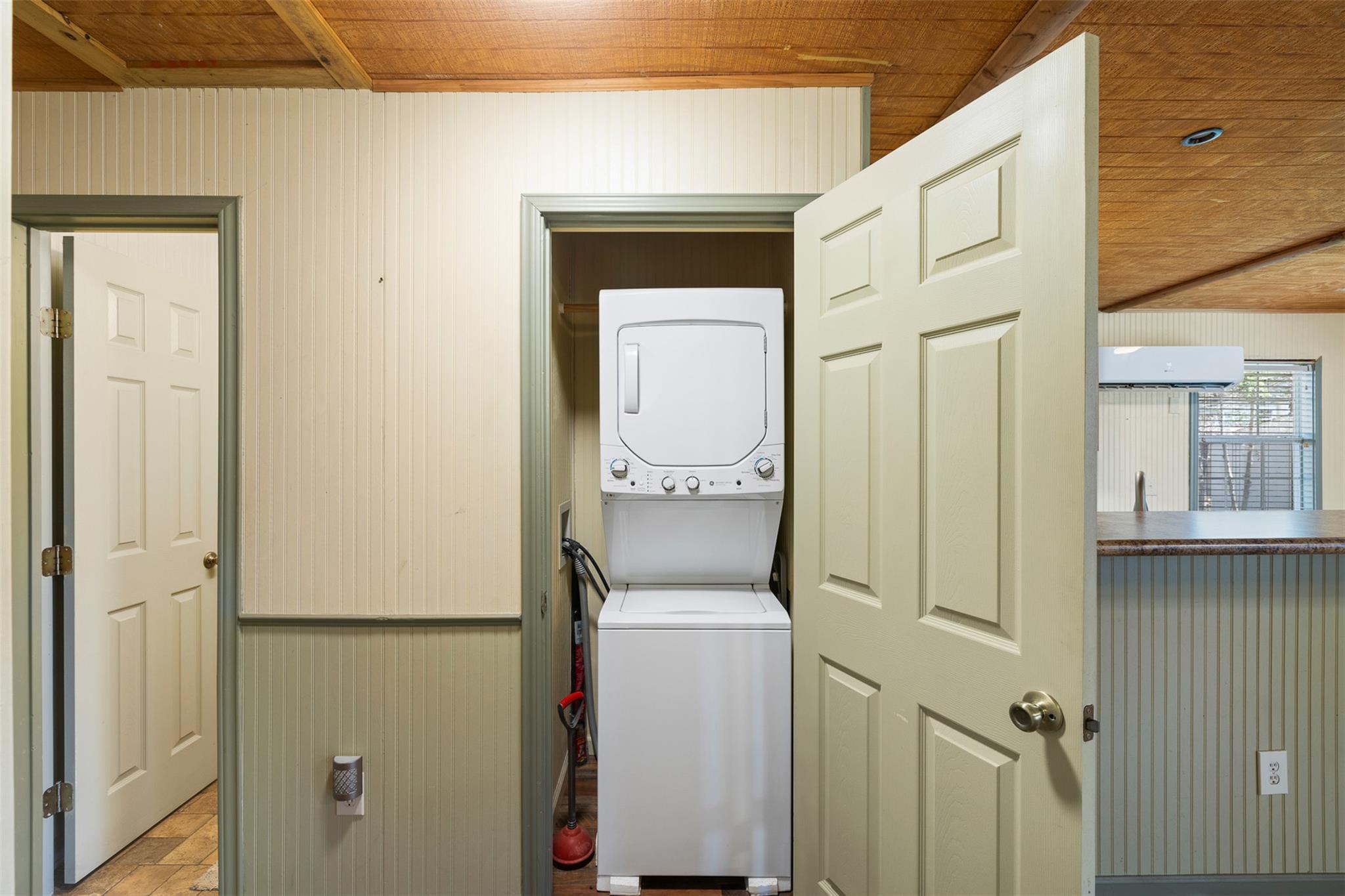 316 Woodvine Ln Property Photo 12