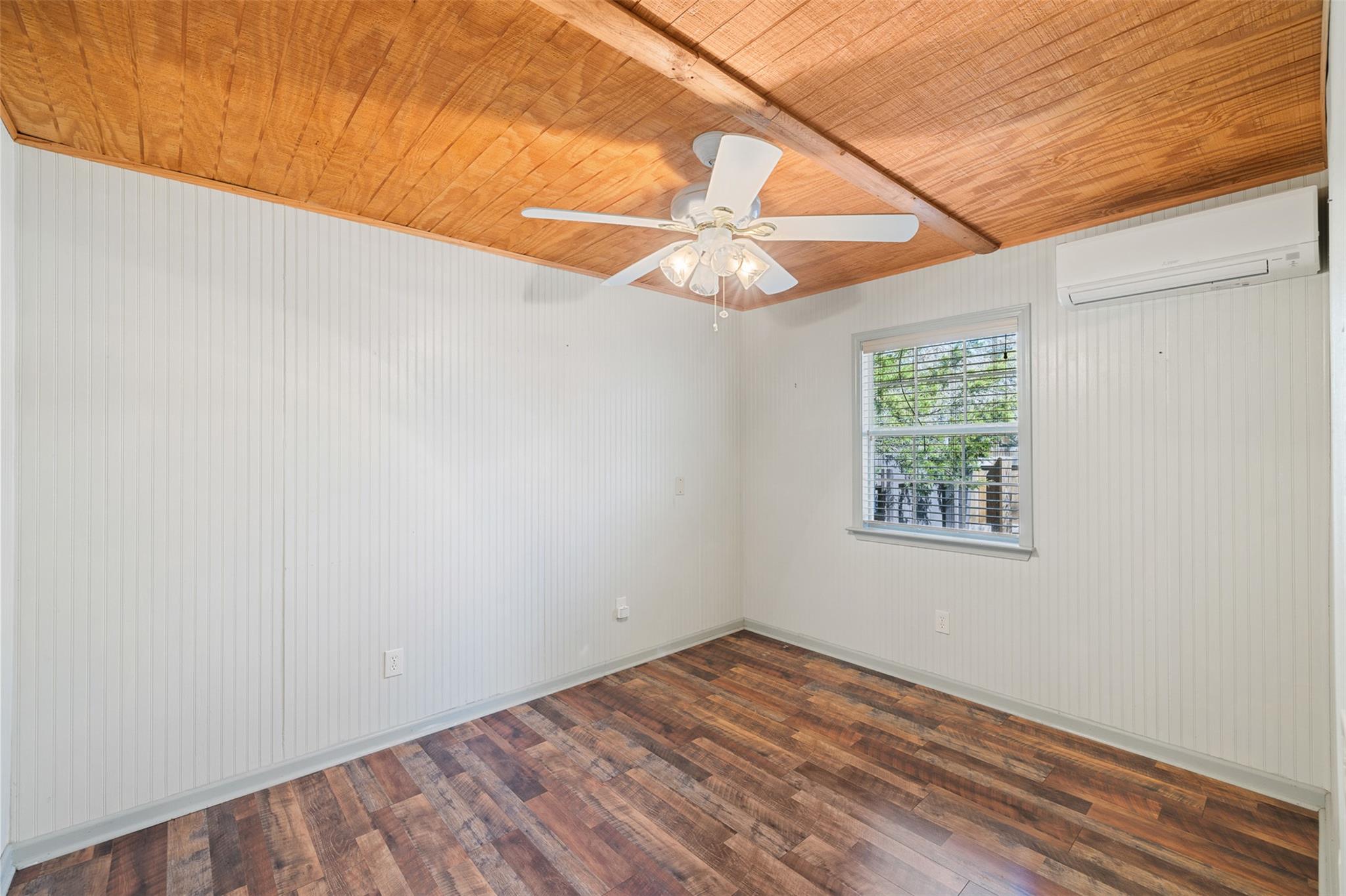 316 Woodvine Ln Property Photo 15