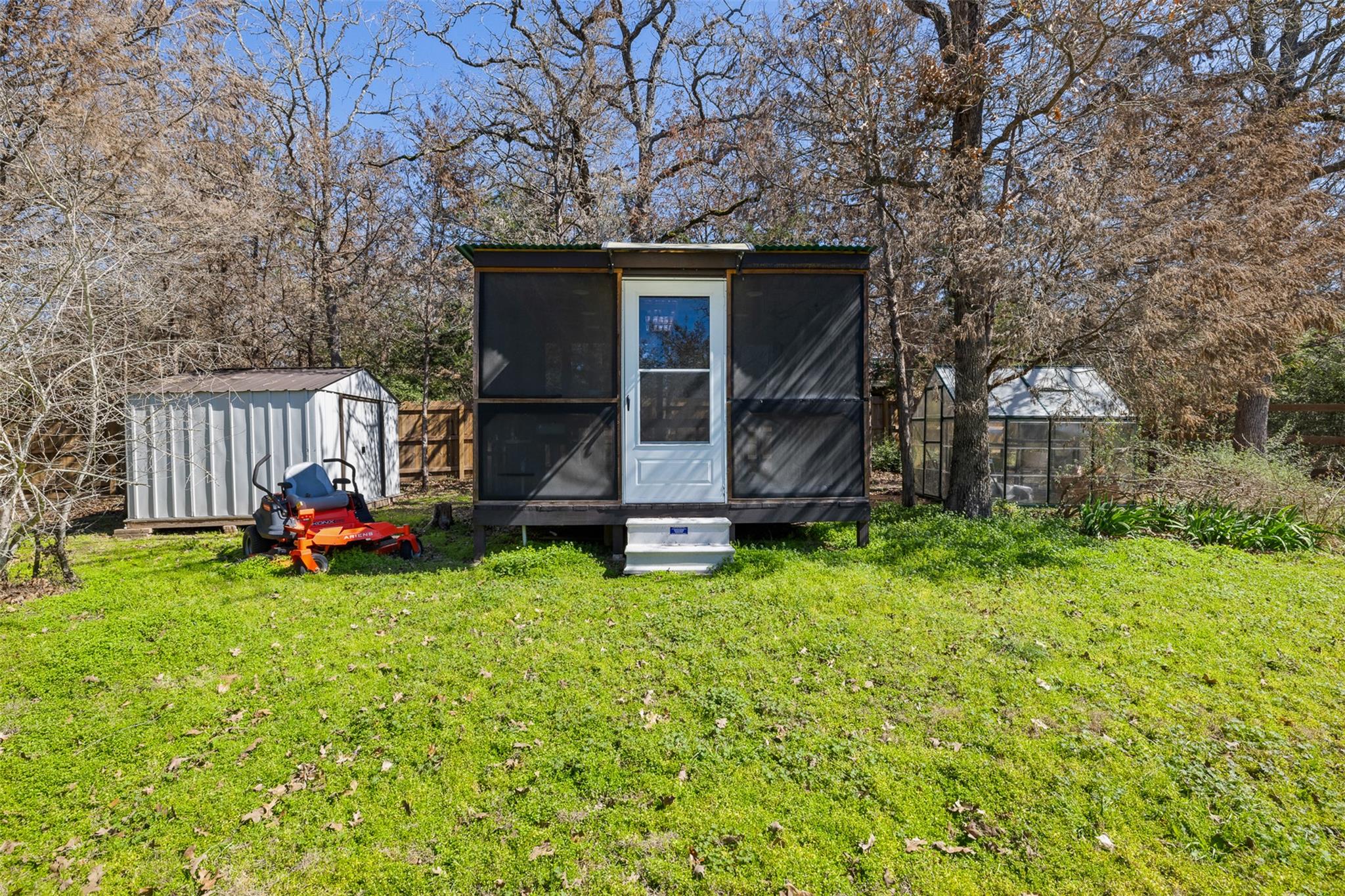 316 Woodvine Ln Property Photo 18