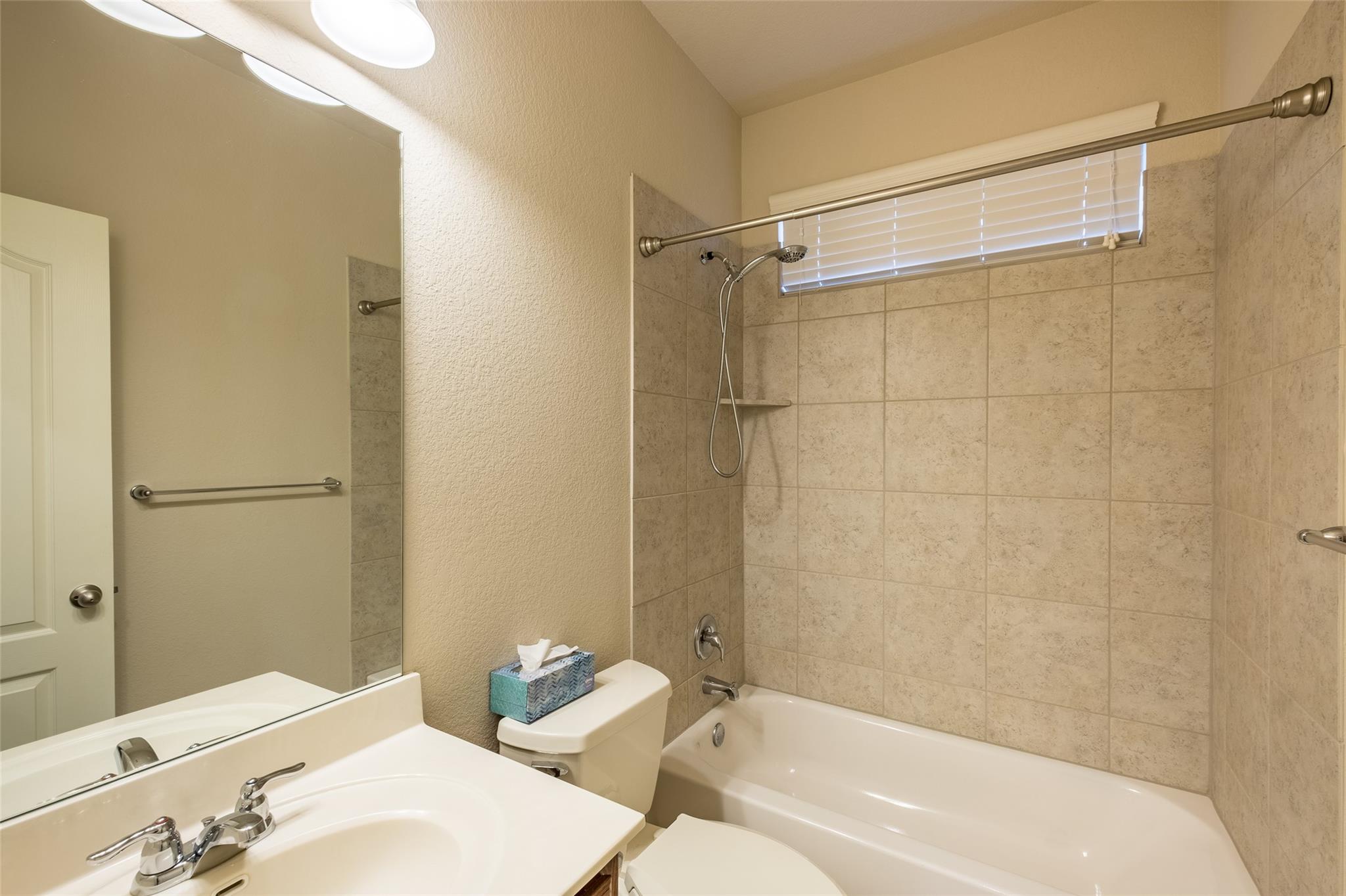 165 Lady Bird Ln Property Photo 24