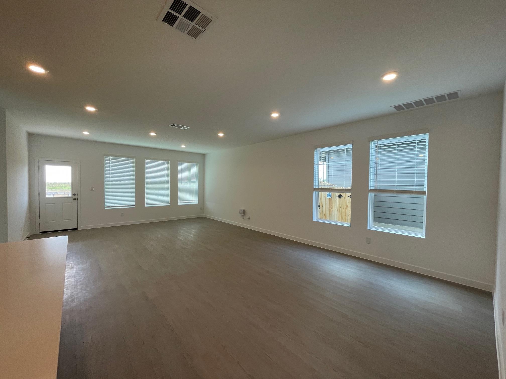 417 Sormonne Loop Property Photo 3