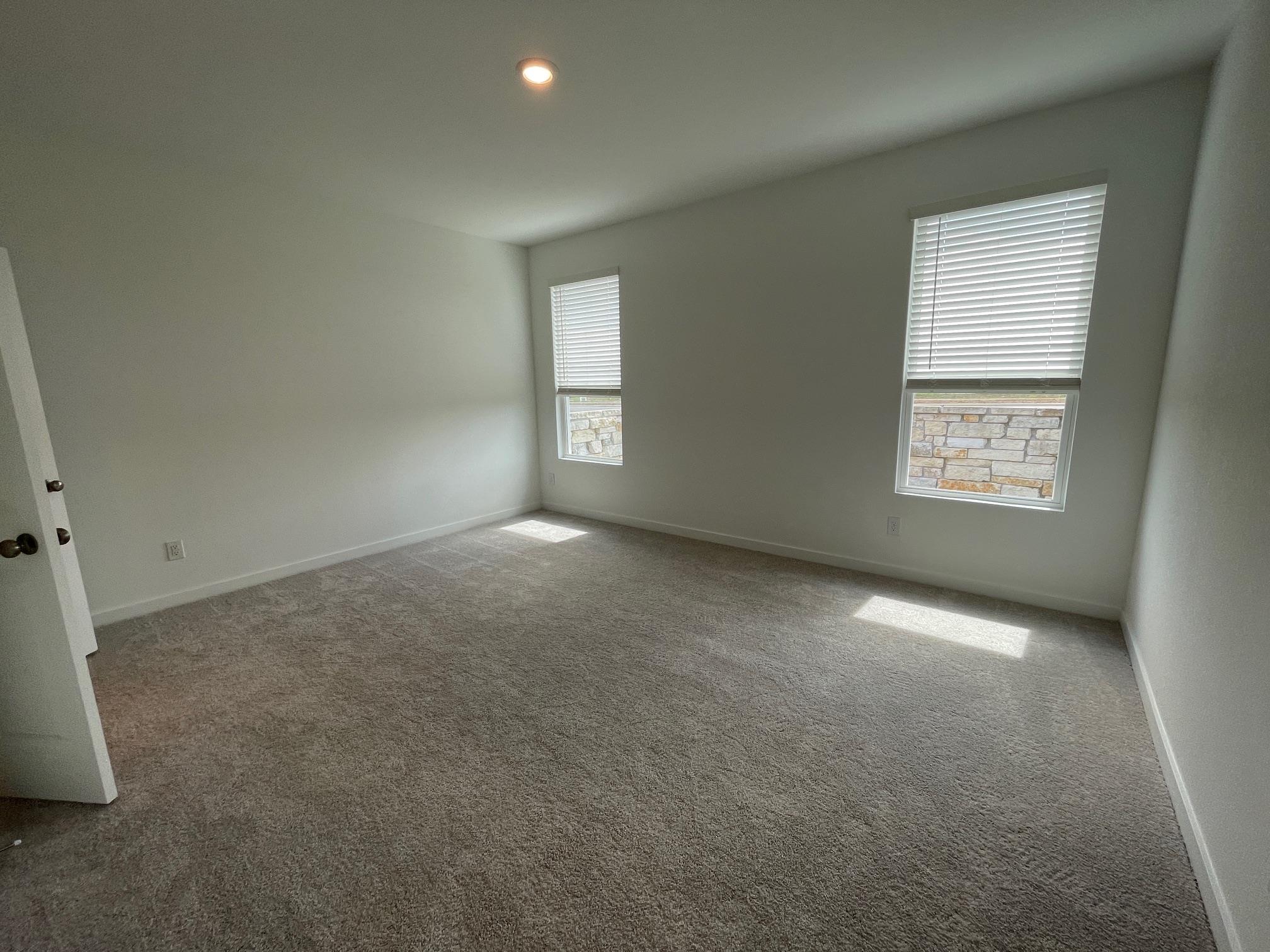 417 Sormonne Loop Property Photo 4