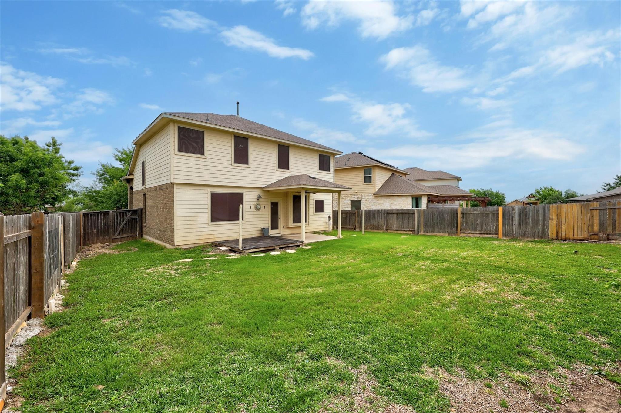 1204 April Meadows Loop Property Photo 23