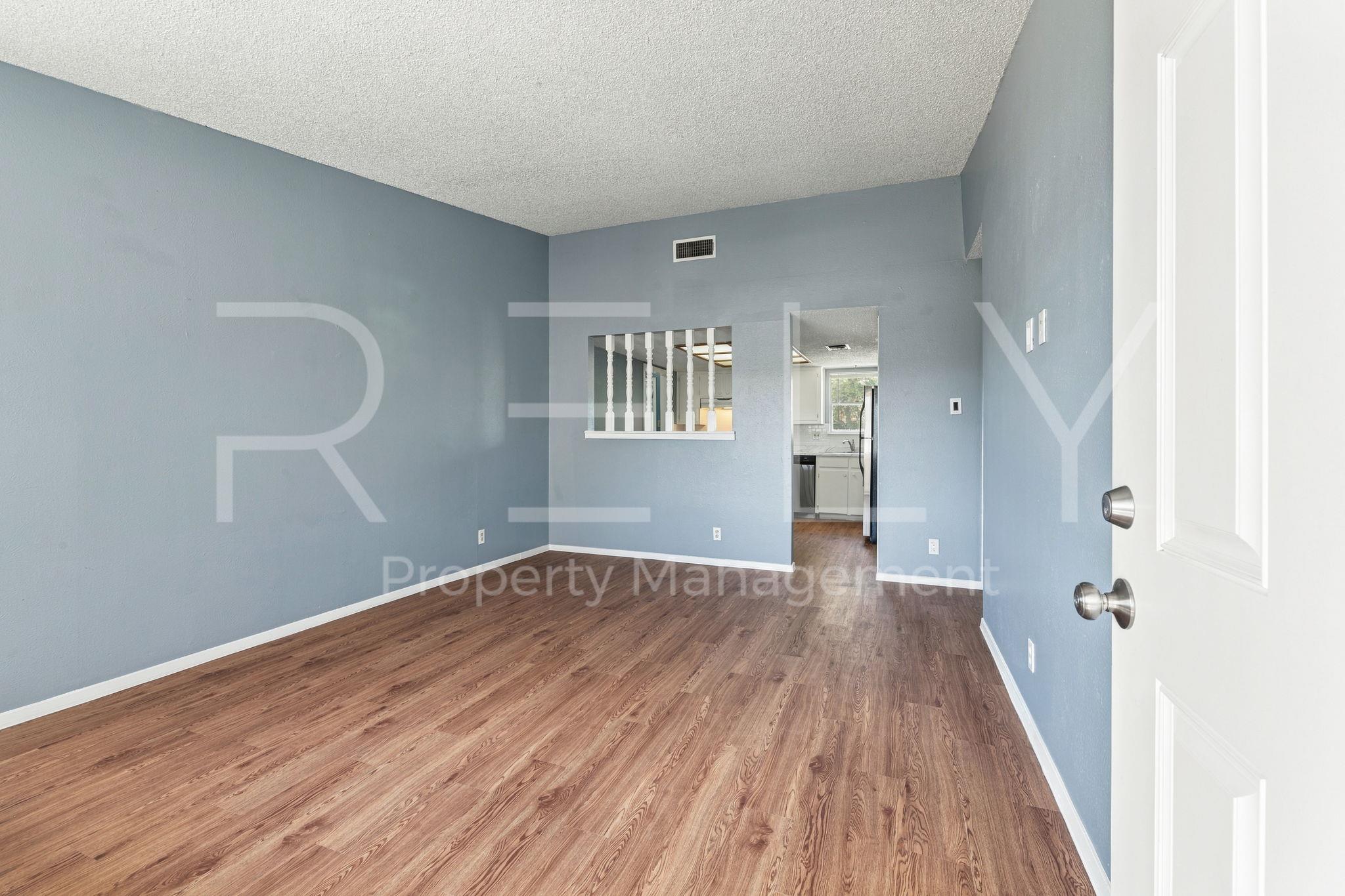 409 E Janis Dr #b Property Photo 4