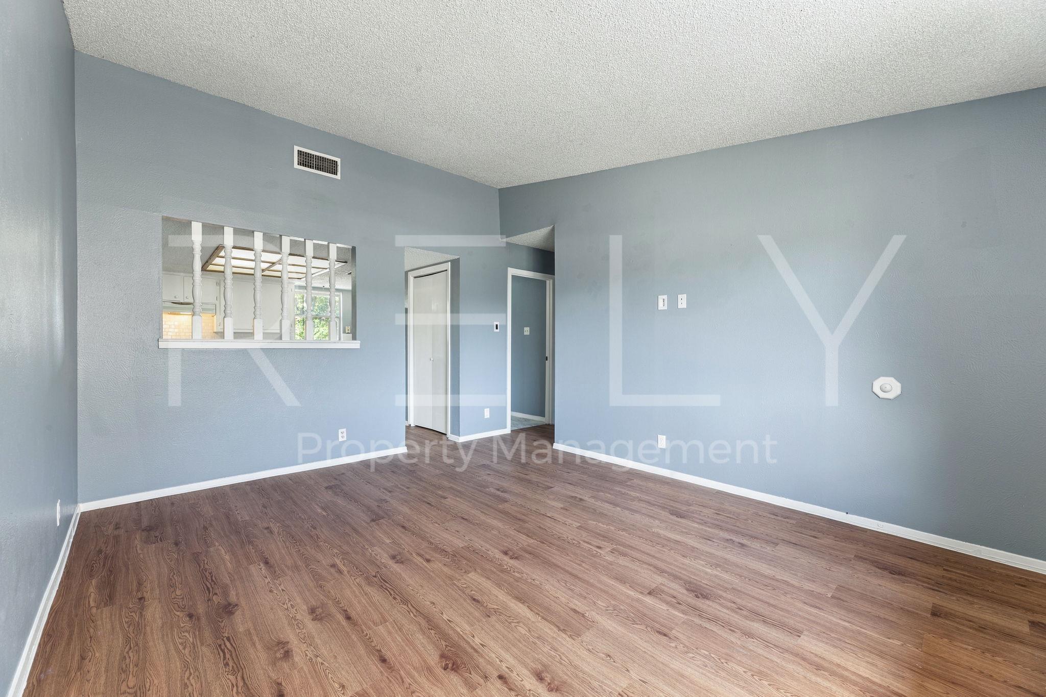 409 E Janis Dr #b Property Photo 6