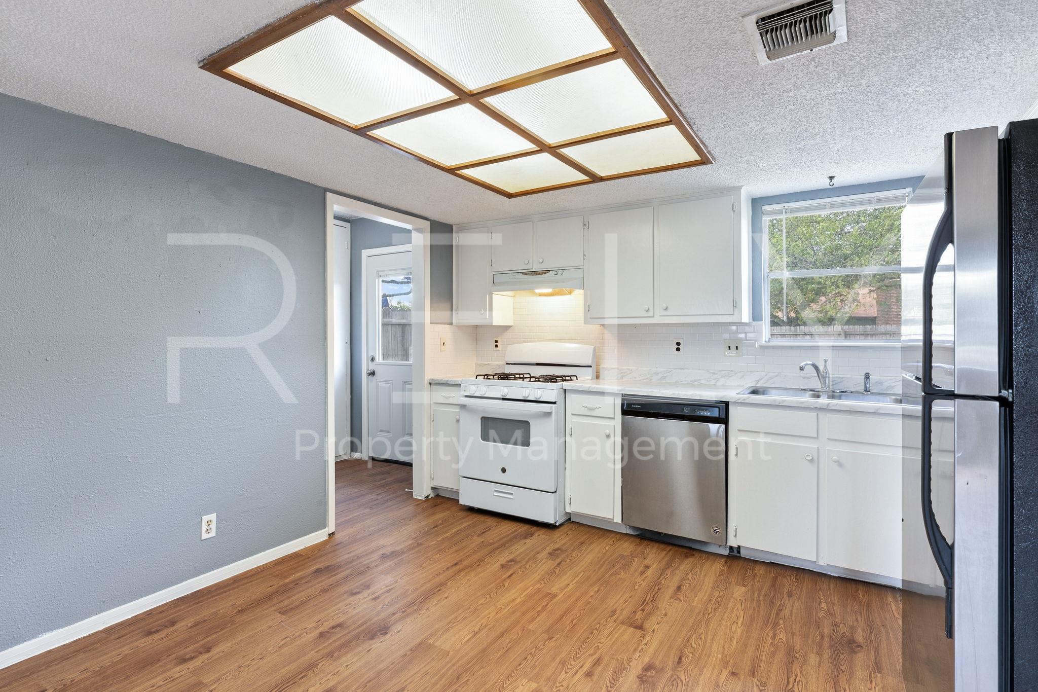 409 E Janis Dr #b Property Photo 8