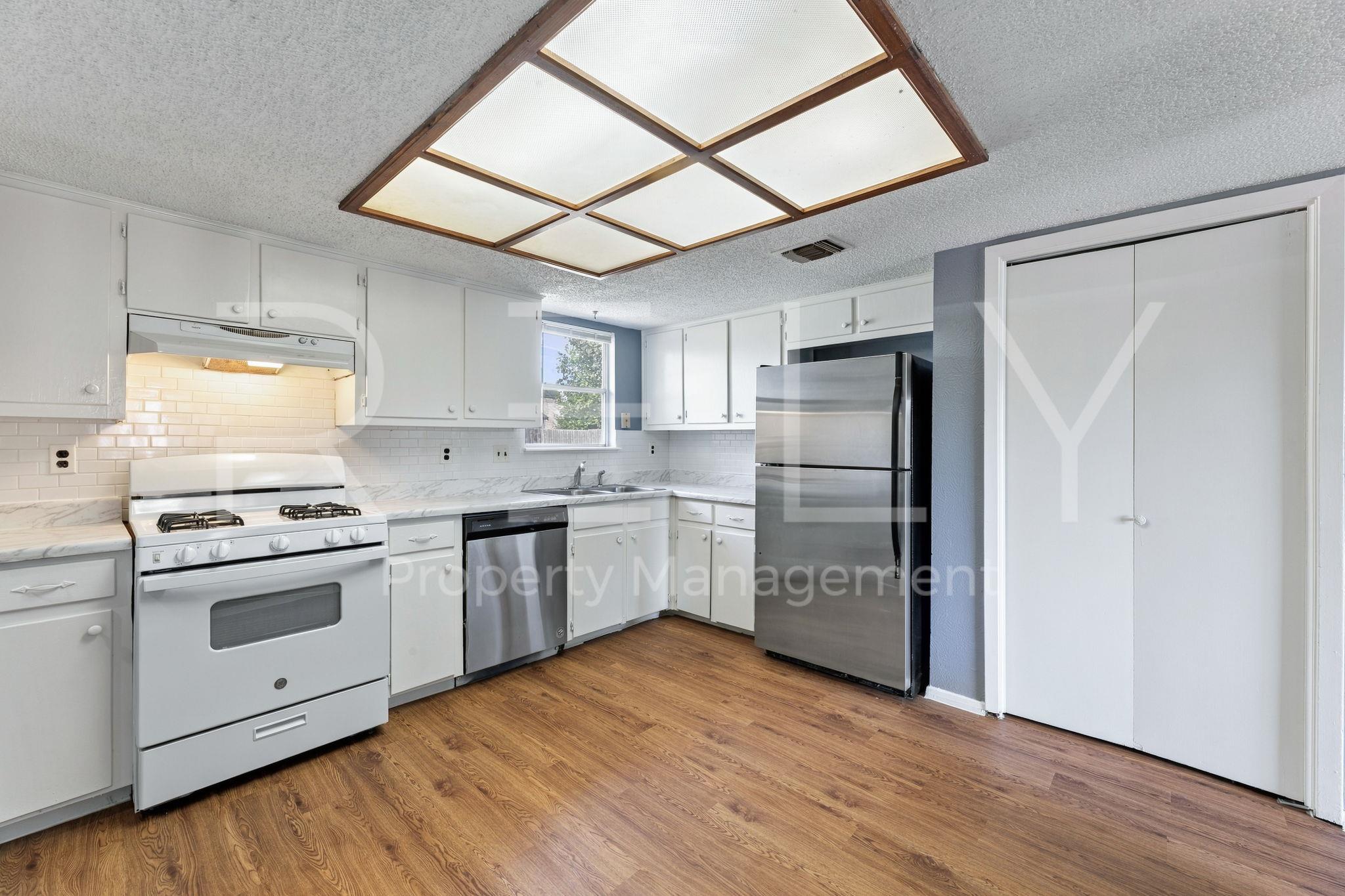 409 E Janis Dr #b Property Photo 9