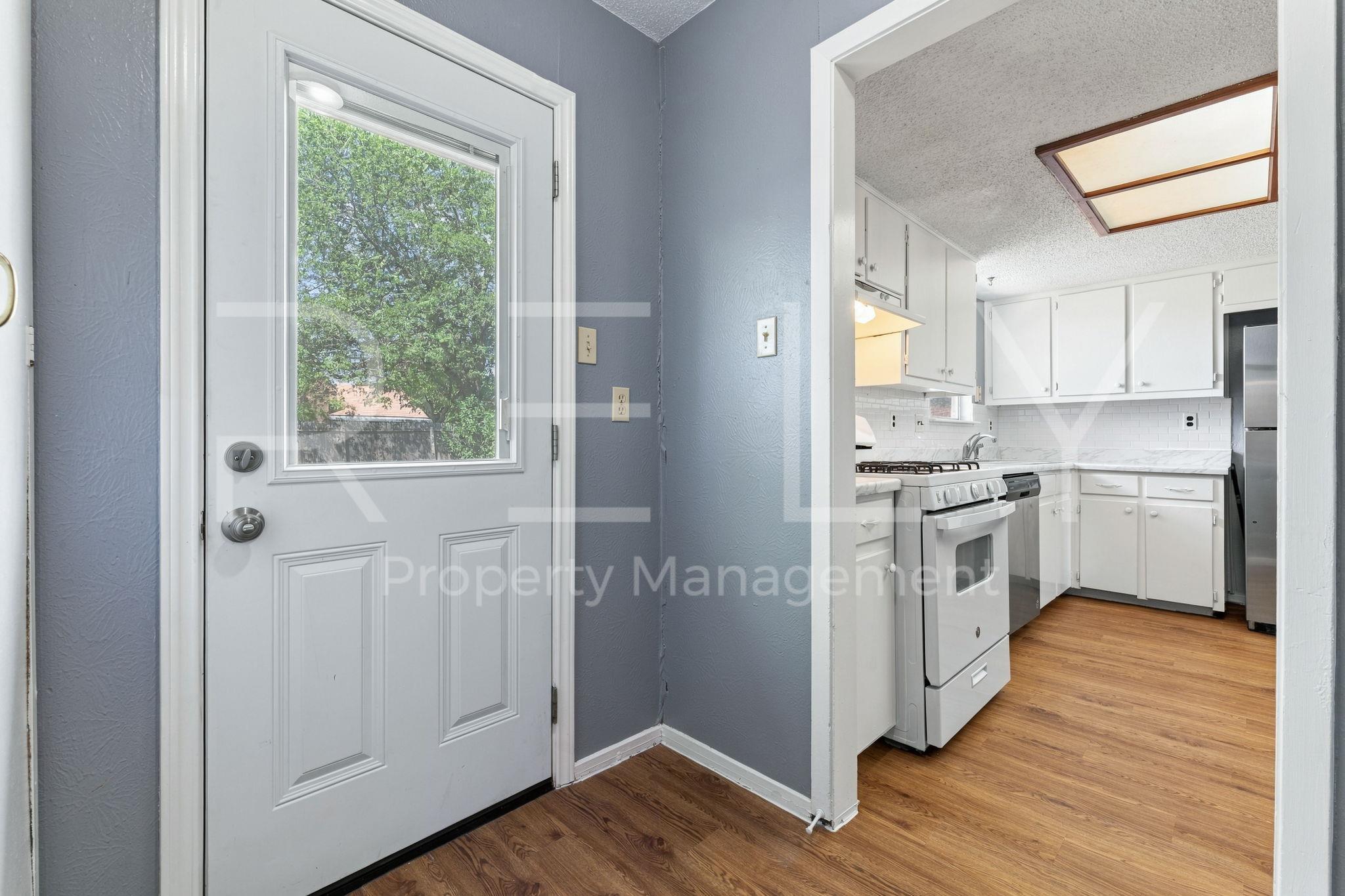 409 E Janis Dr #b Property Photo 14
