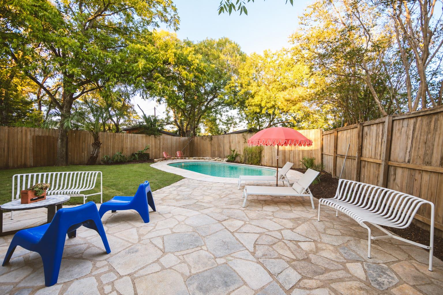 7711 Shoal Creek Blvd Property Photo 3