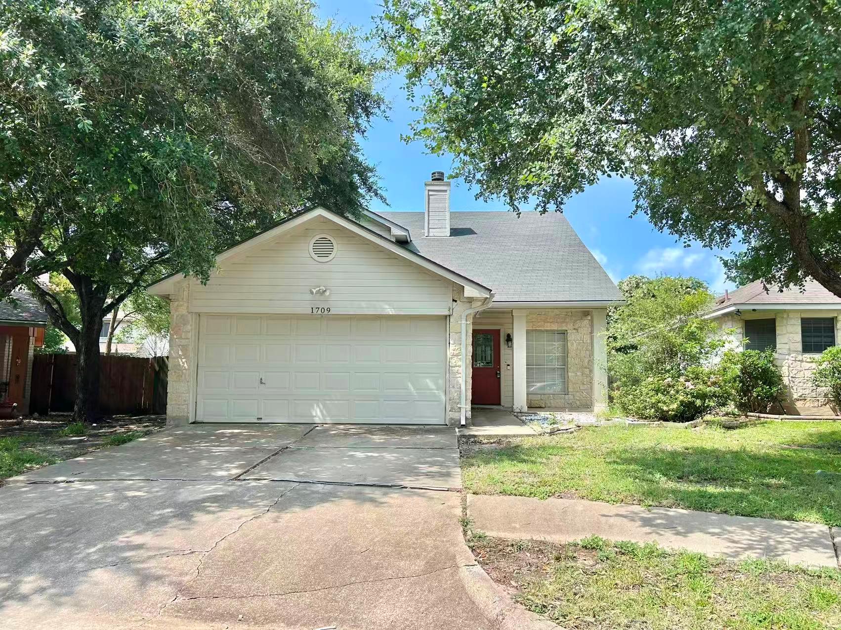 1709 Royal Ascot Dr Property Photo 1