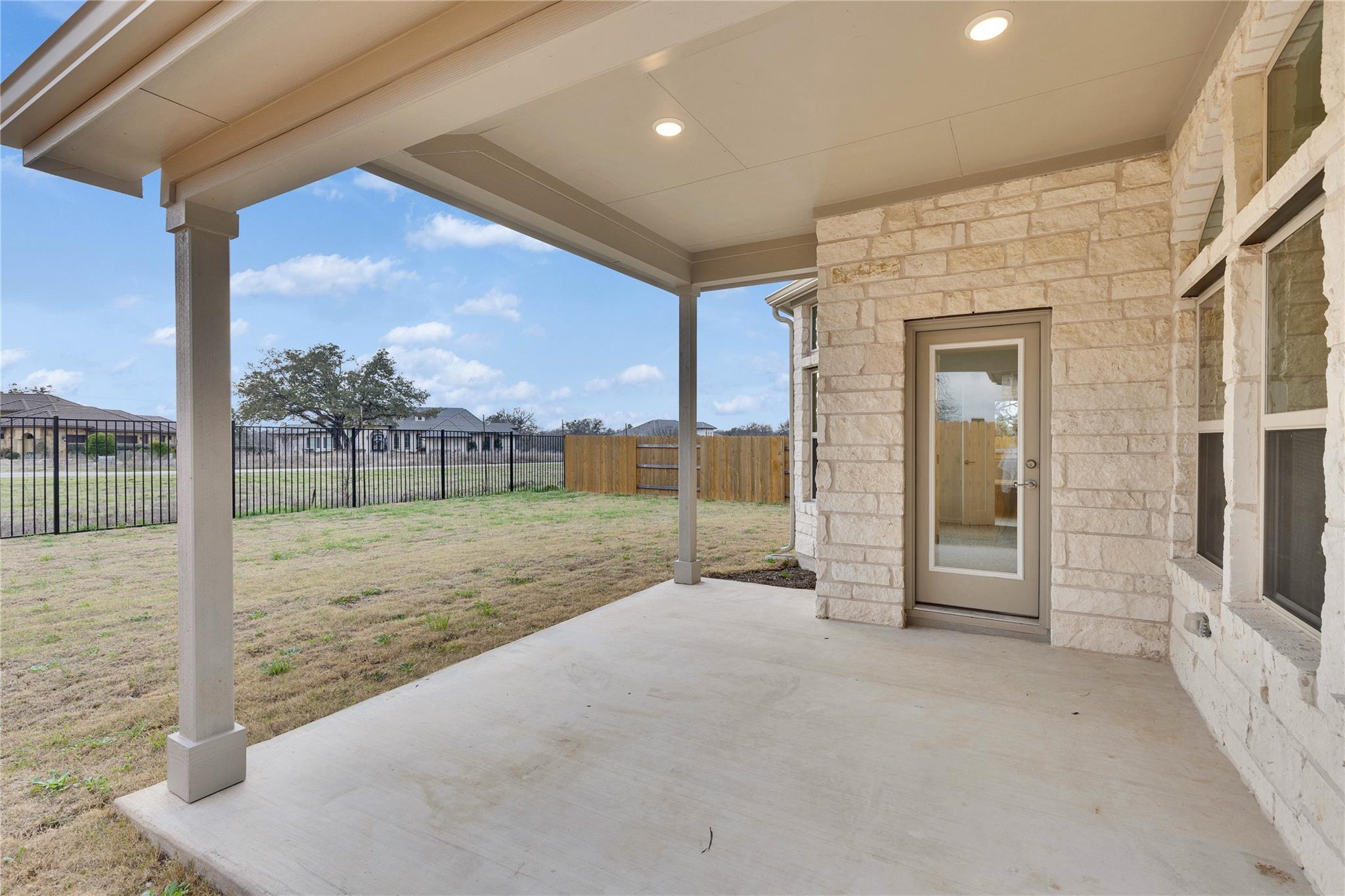 2401 Wooded Run Trl Property Photo 2