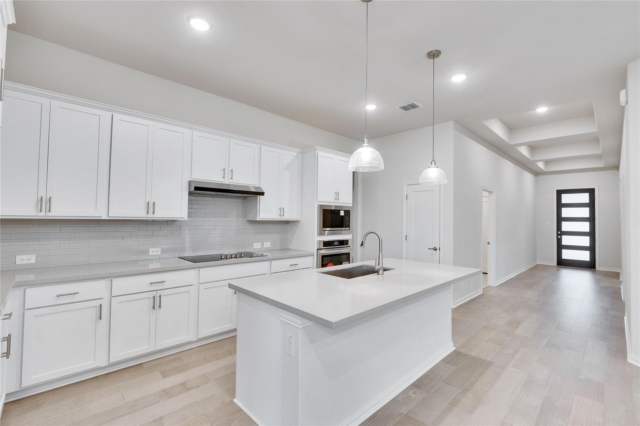 2401 Wooded Run Trl Property Photo 4