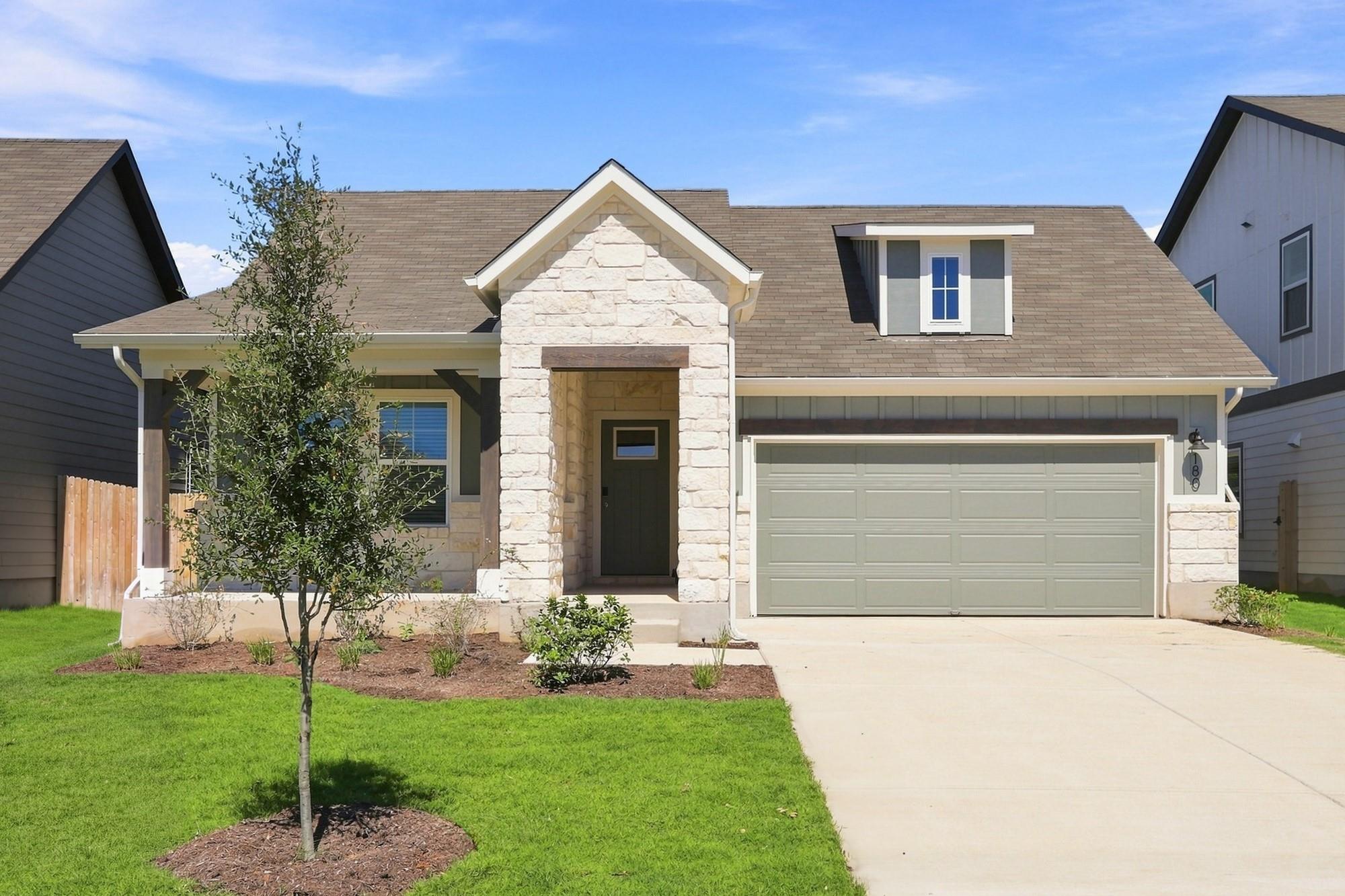 180 Coopers Hawk Crst Property Photo 1