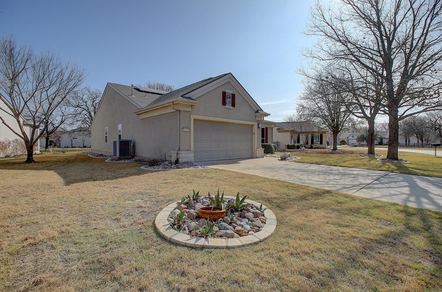 207 Monarch Trl Property Photo 9