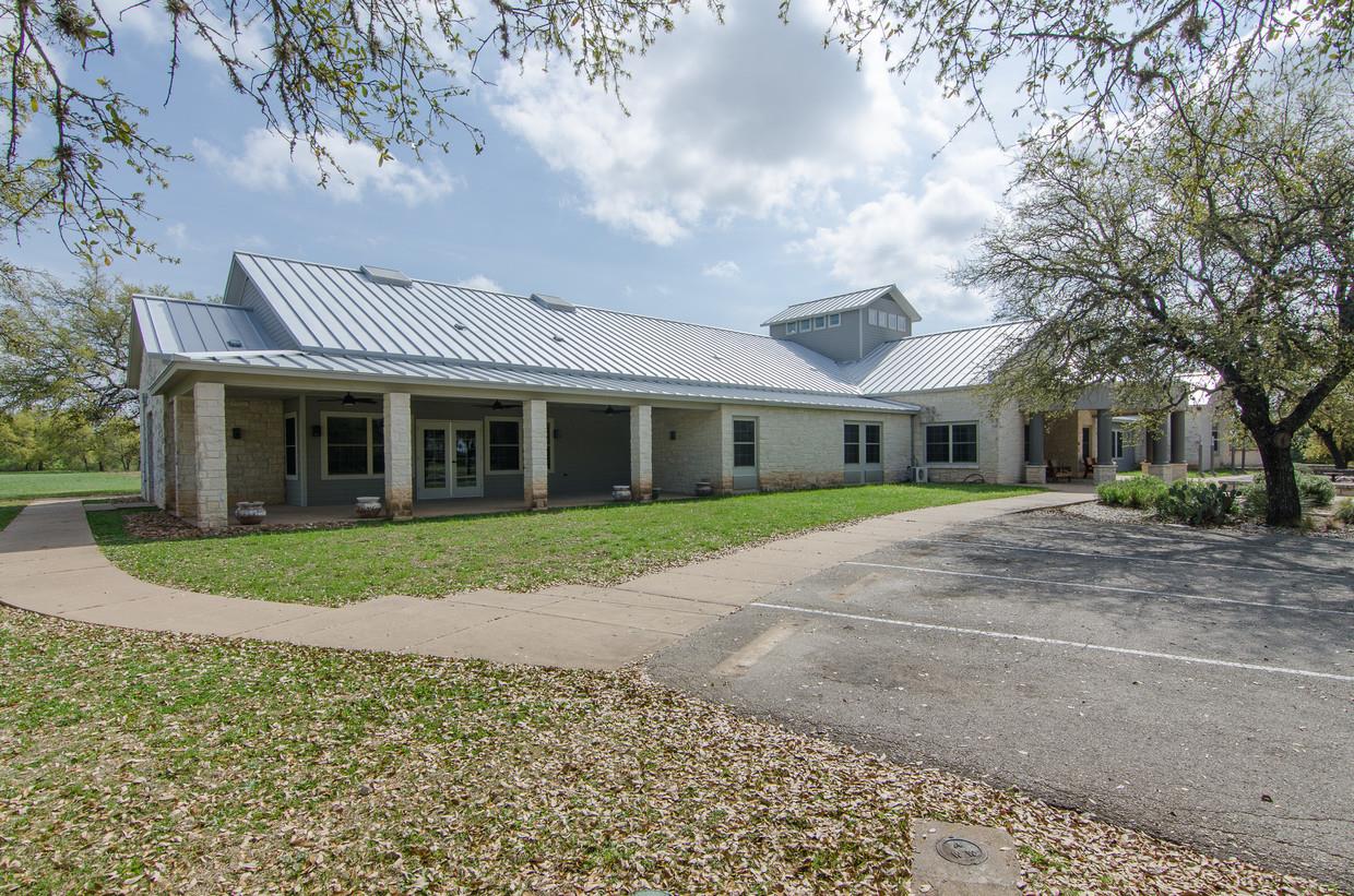 400 W Old Hwy 290 None Property Photo 6