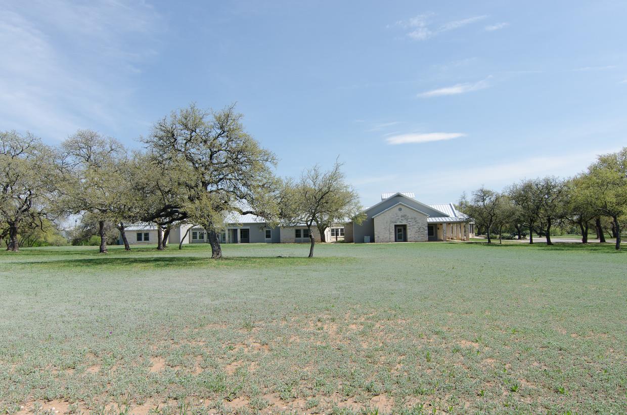 400 W Old Hwy 290 None Property Photo 8