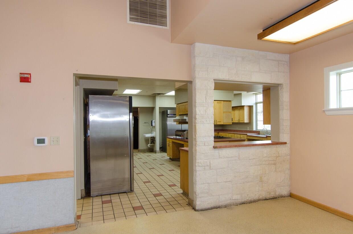 400 W Old Hwy 290 None Property Photo 13