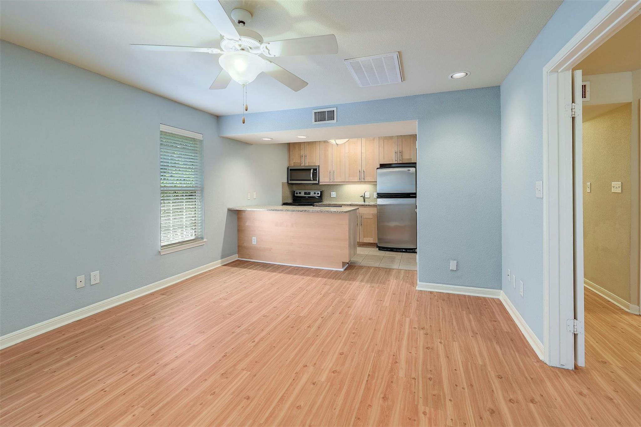 7685 Northcross Dr #524 Property Photo 1