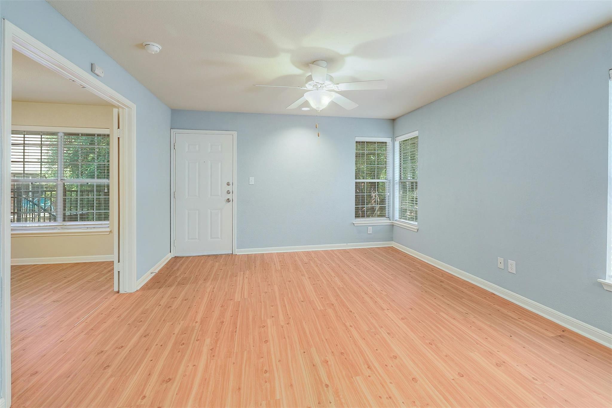 7685 Northcross Dr #524 Property Photo 2