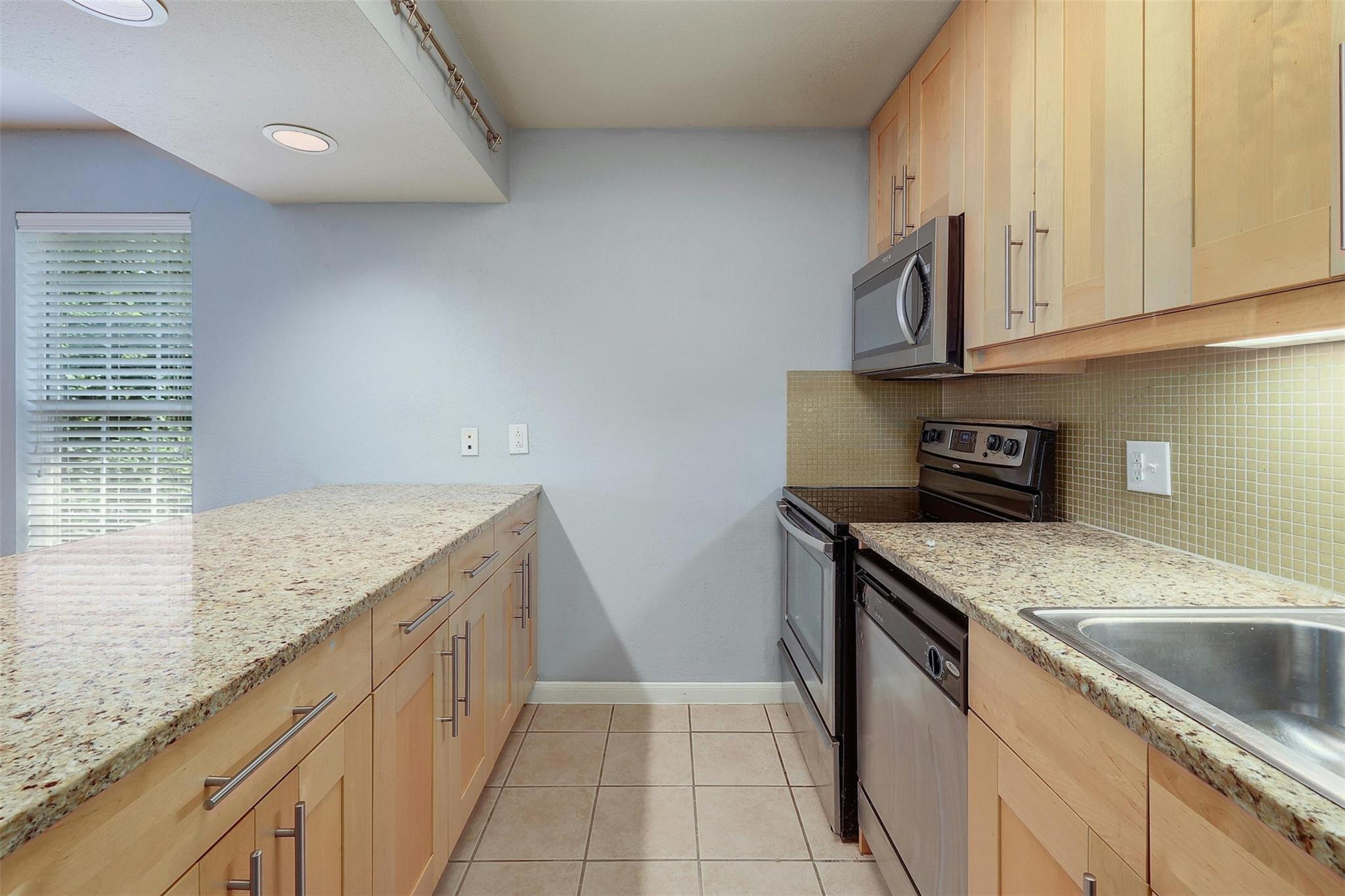 7685 Northcross Dr #524 Property Photo 8