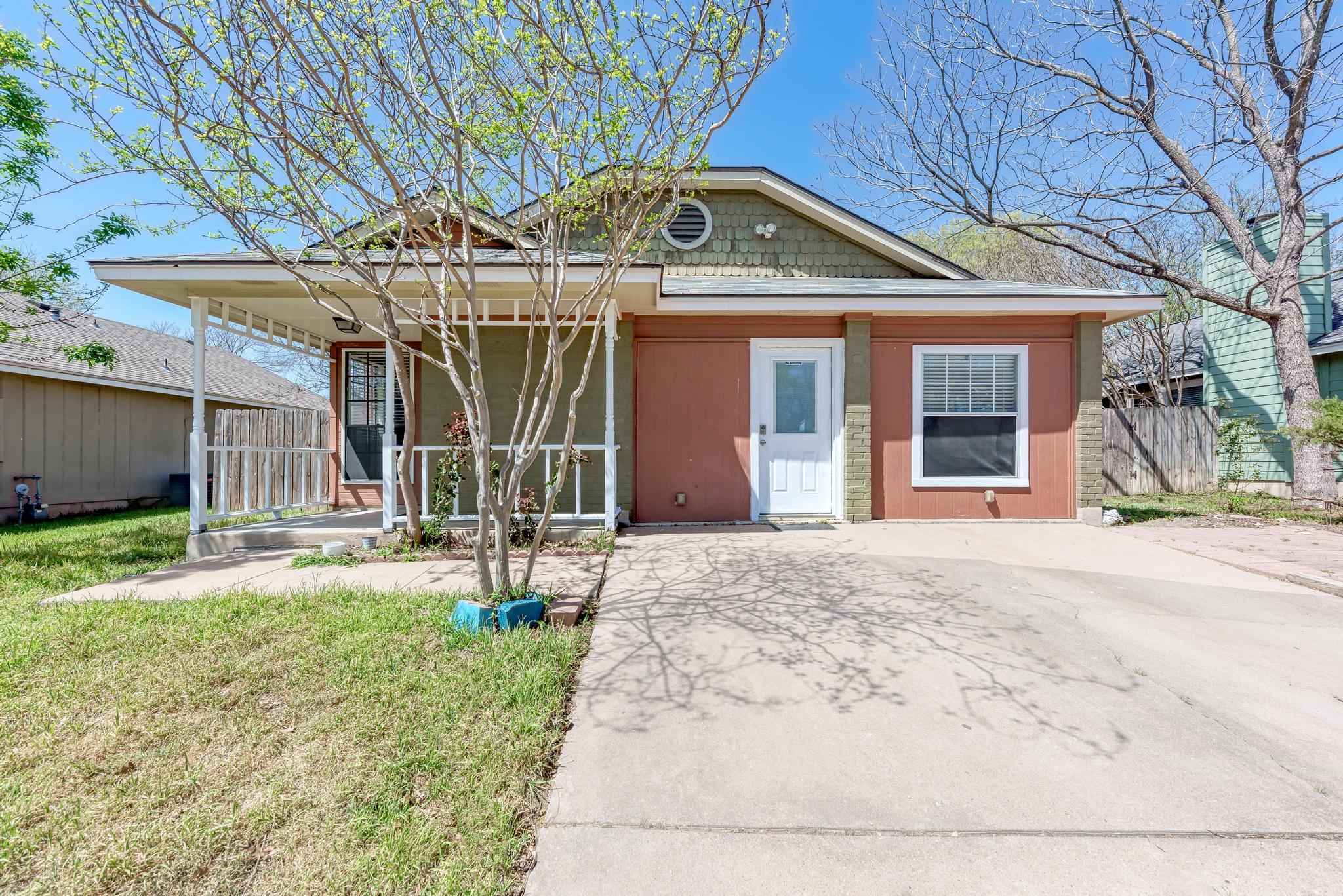 8610 Croydon Loop Property Photo