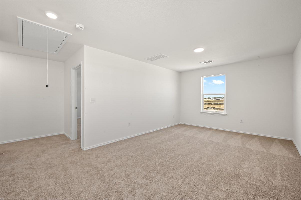 1002 Golden St Property Photo 14