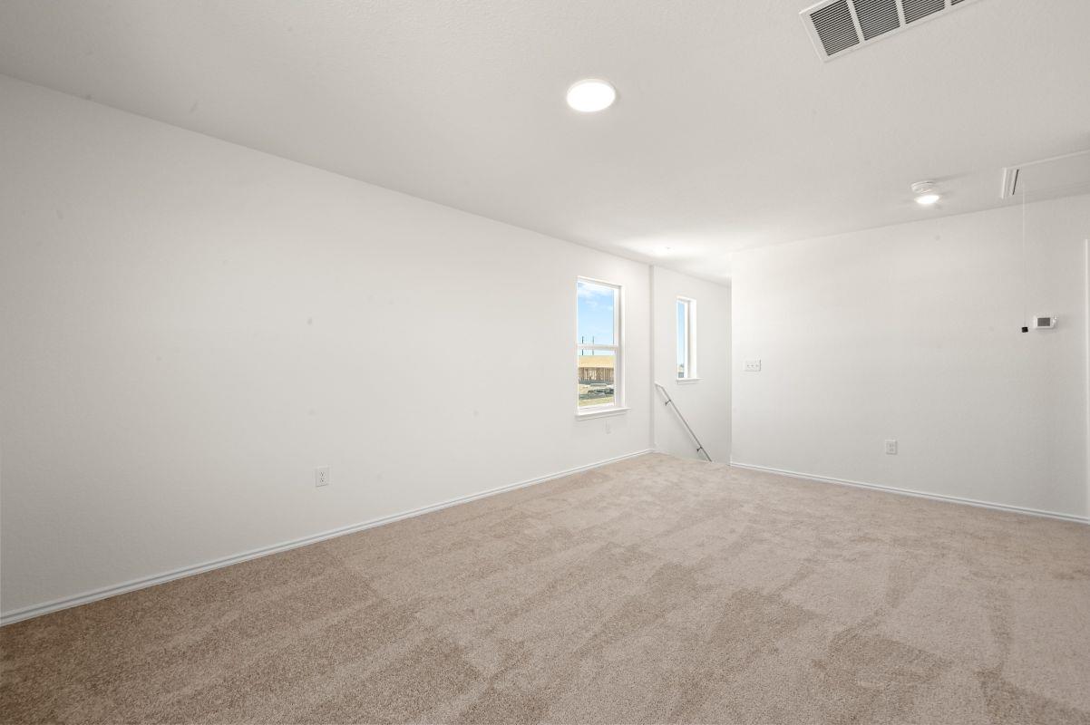 1002 Golden St Property Photo 15