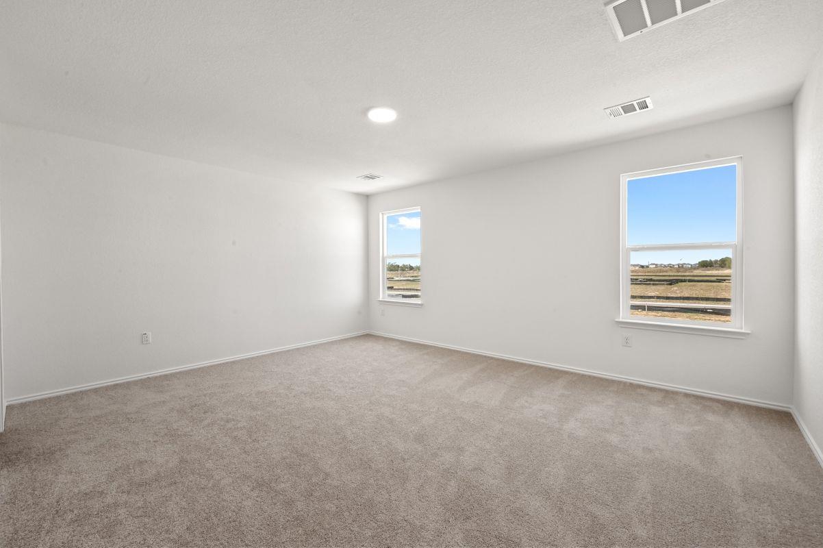 1002 Golden St Property Photo 16