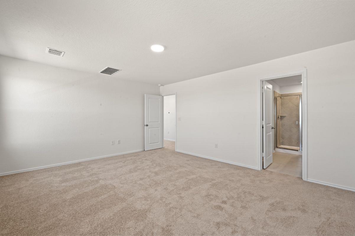 1002 Golden St Property Photo 17