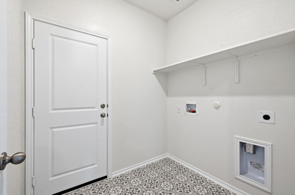 1002 Golden St Property Photo 26