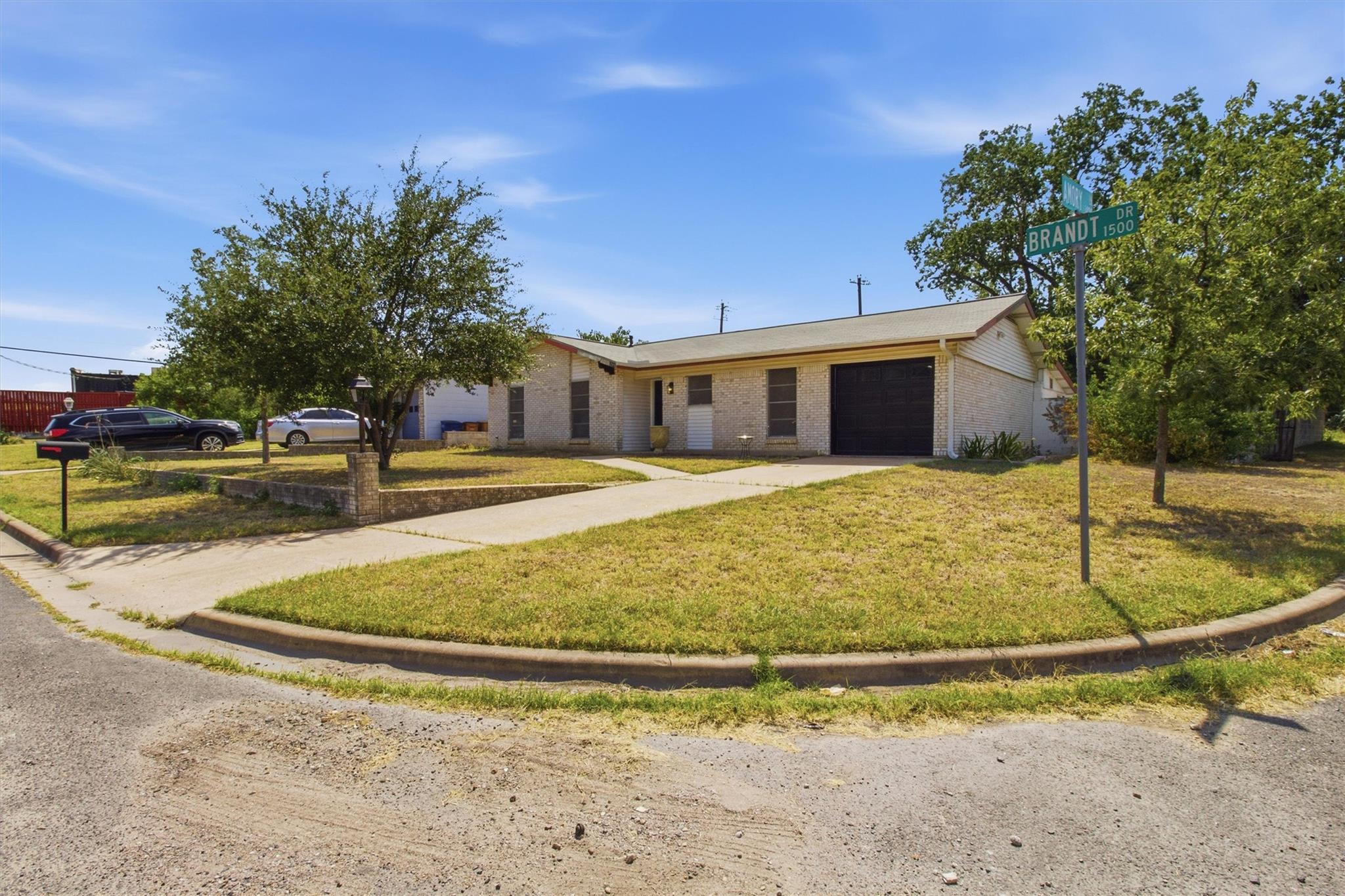 1500 Brandt Dr Property Photo 4