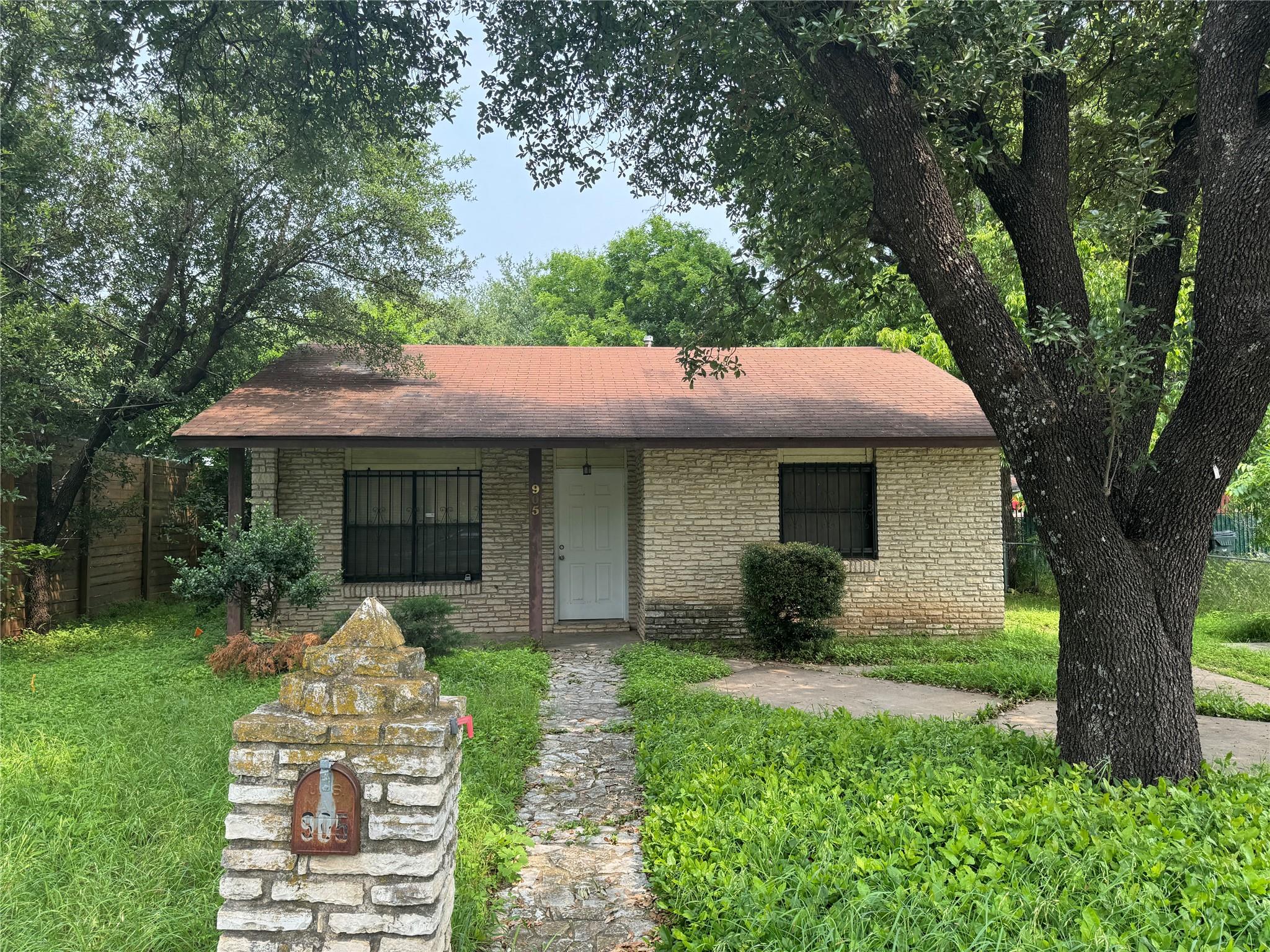 905 Tillery St Property Photo