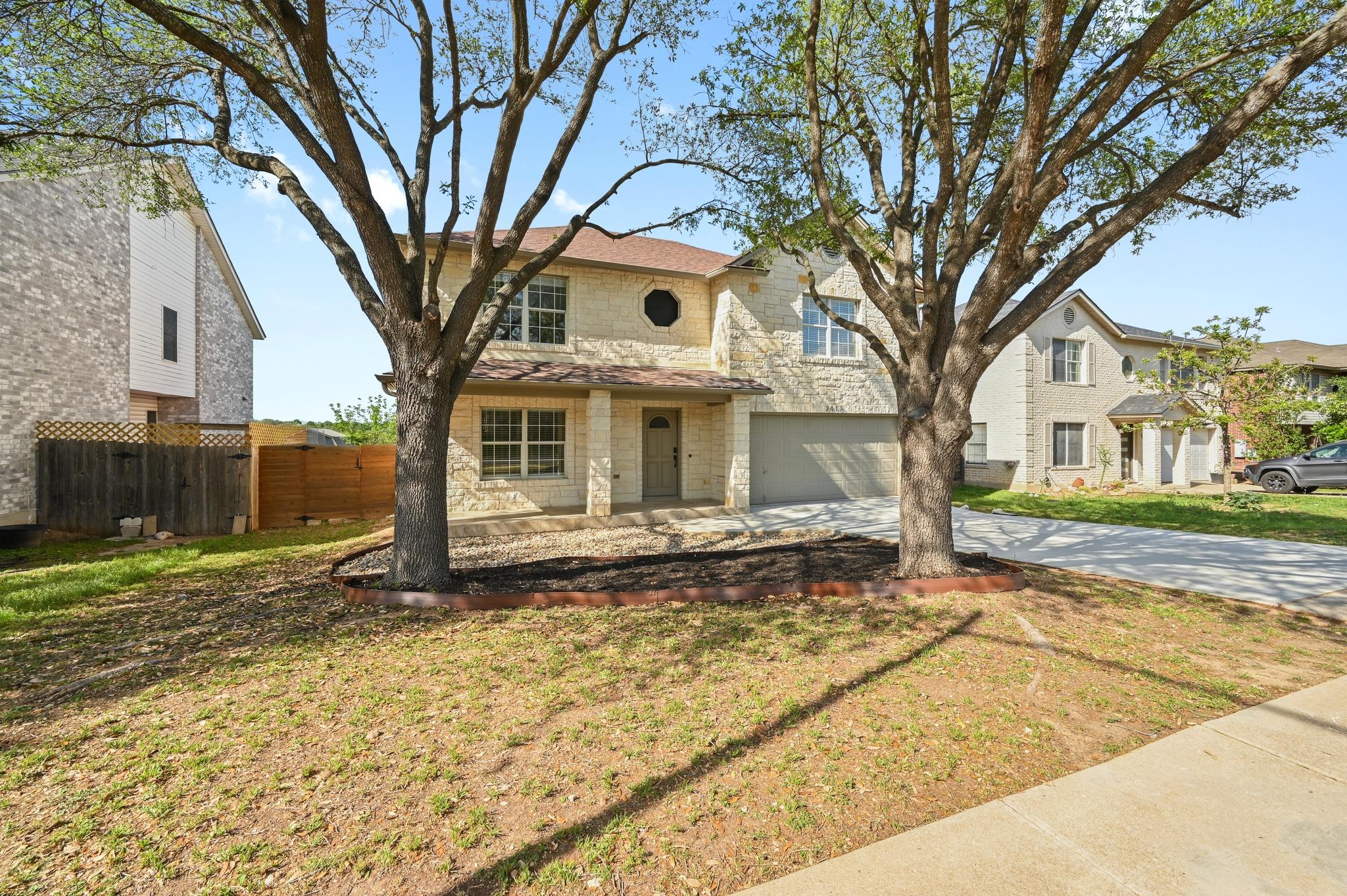 2412 Regal Park Ln Property Photo 1