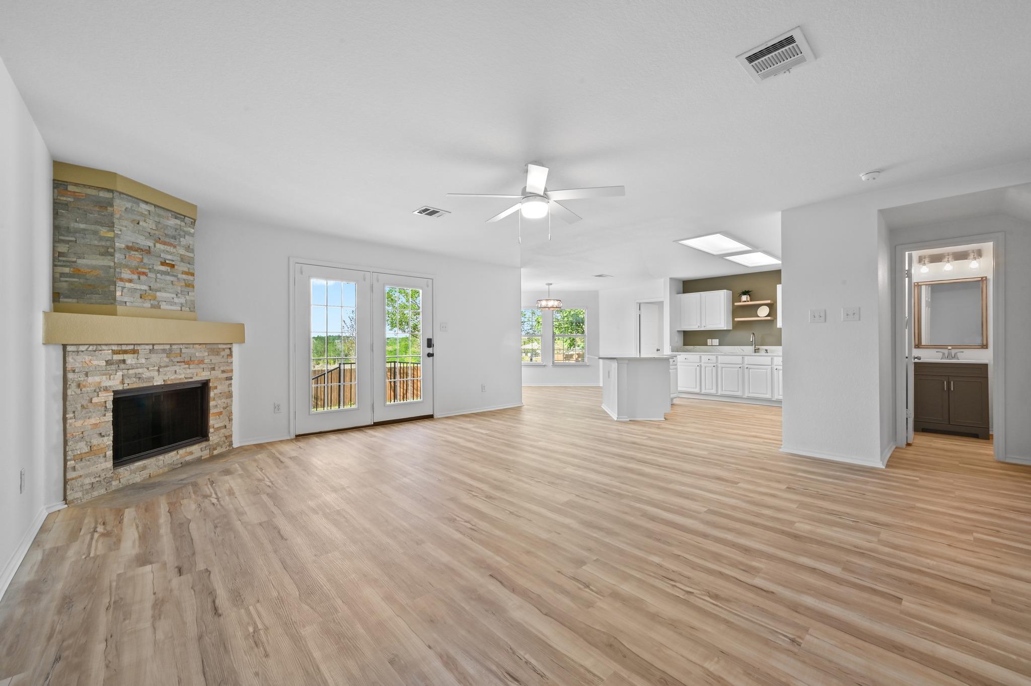 2412 Regal Park Ln Property Photo 10