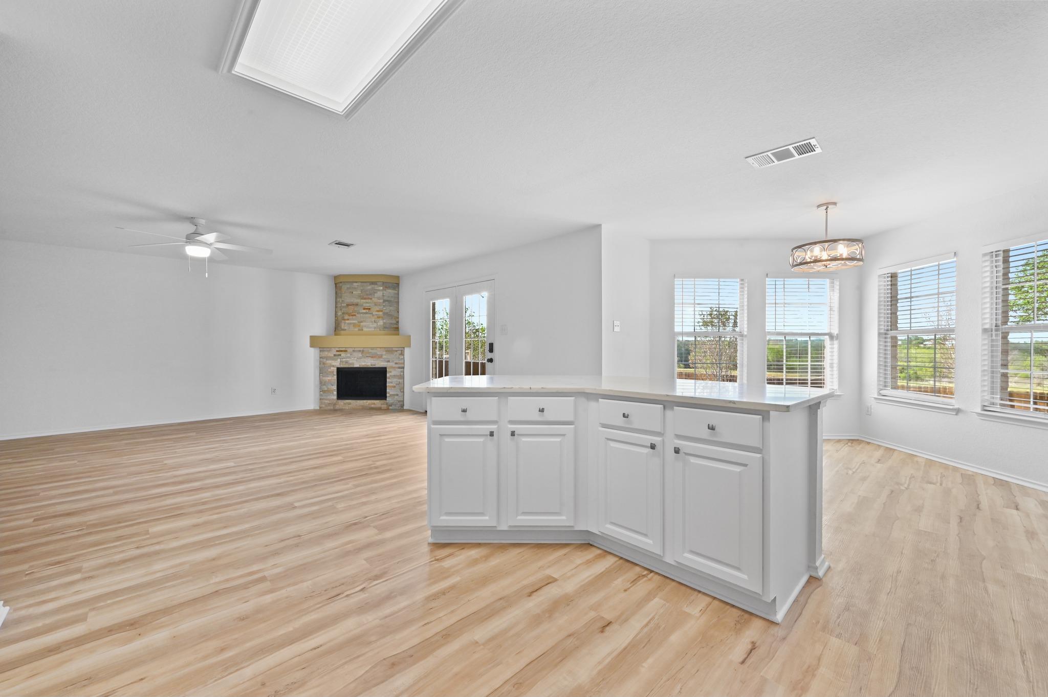 2412 Regal Park Ln Property Photo 14