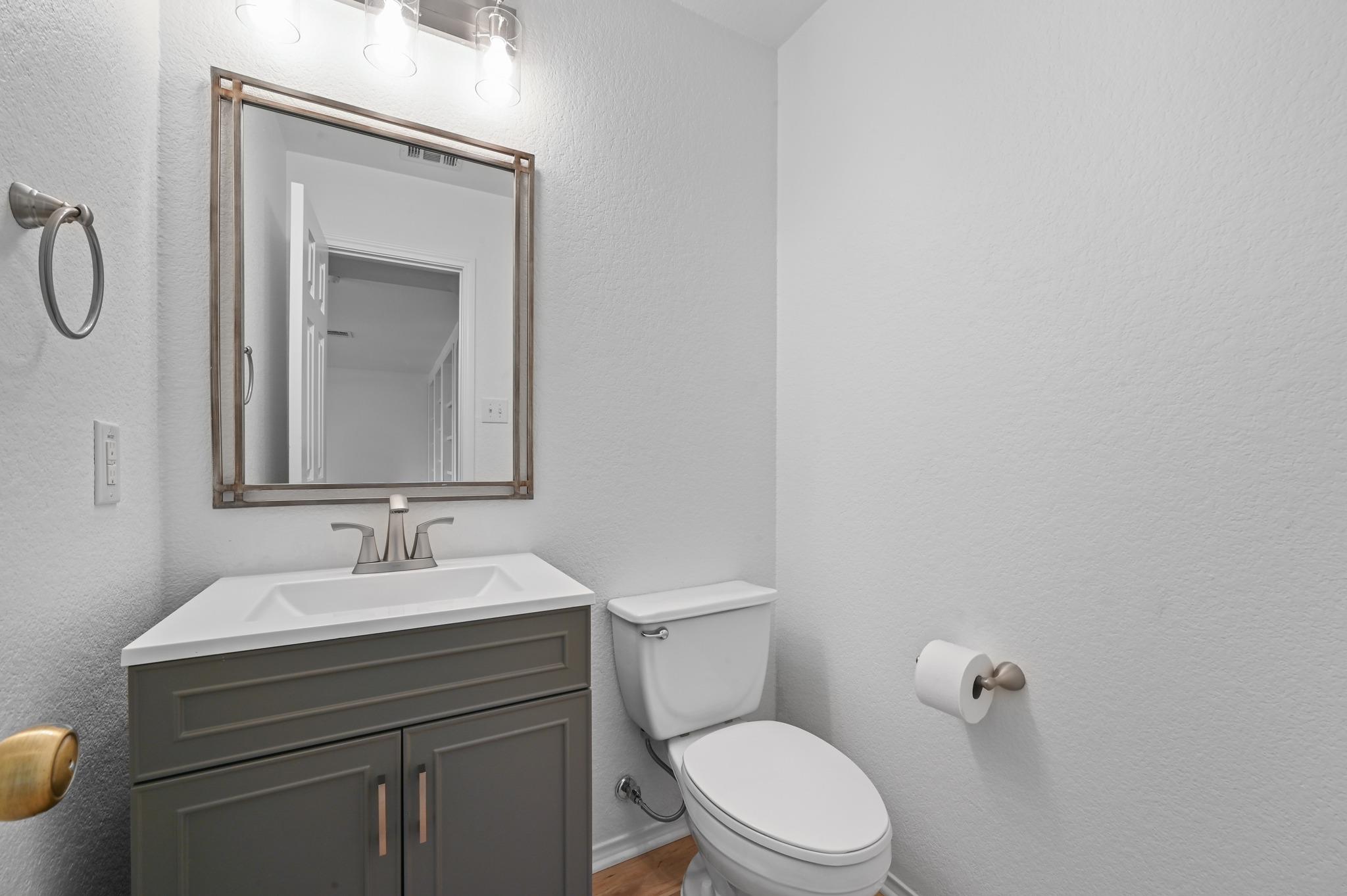 2412 Regal Park Ln Property Photo 20