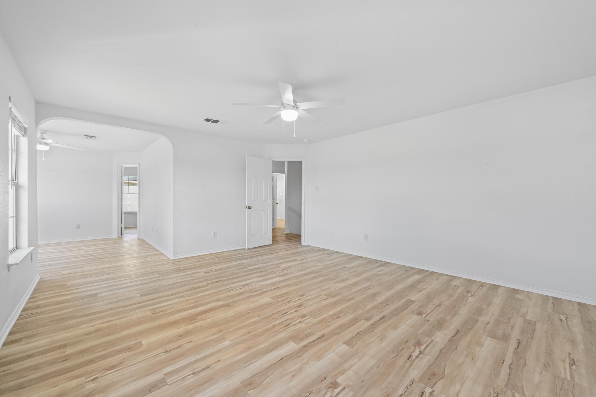 2412 Regal Park Ln Property Photo 24