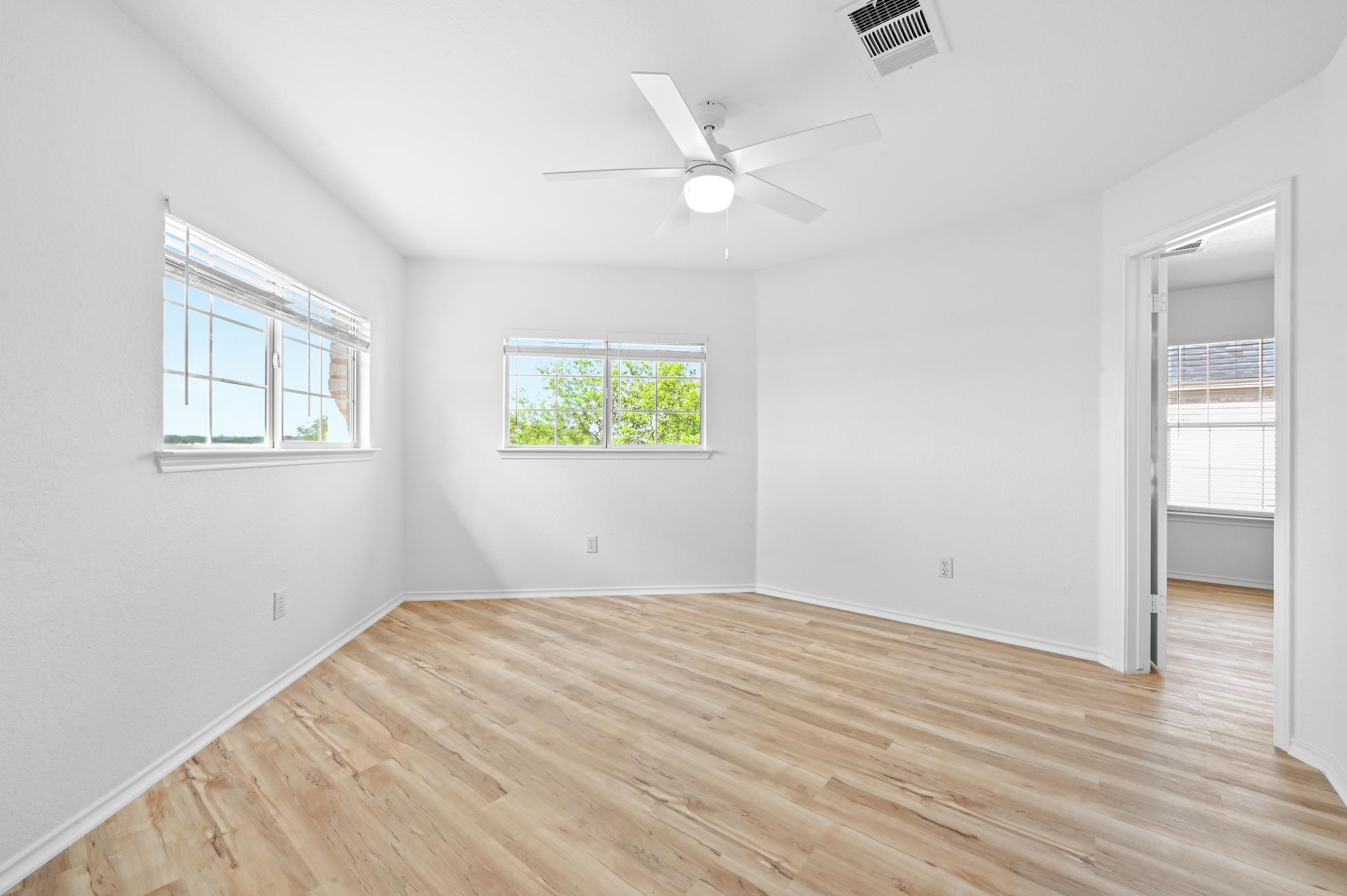 2412 Regal Park Ln Property Photo 25
