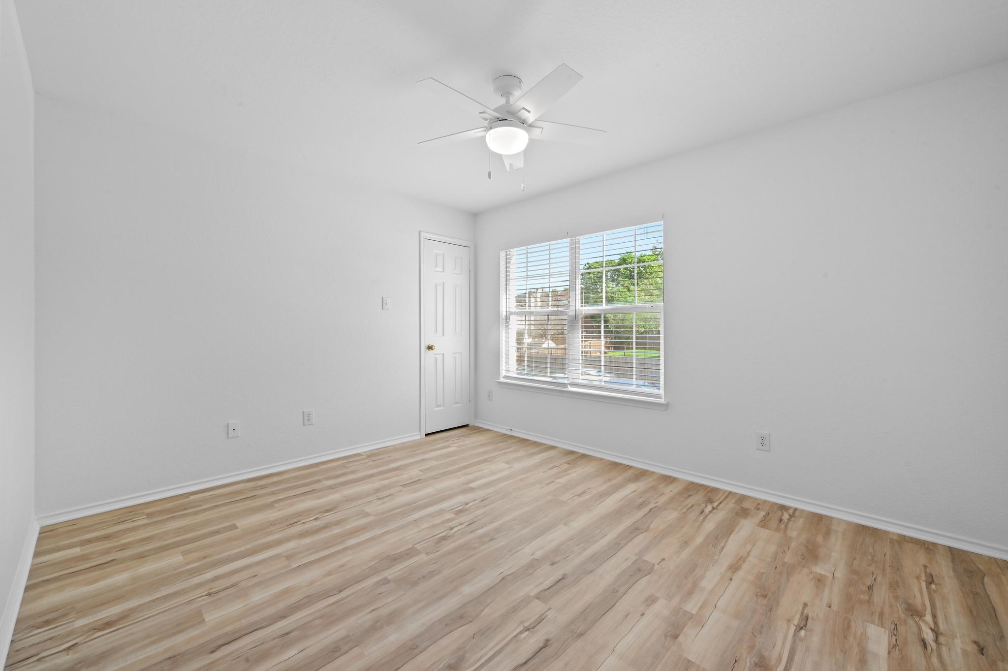 2412 Regal Park Ln Property Photo 29