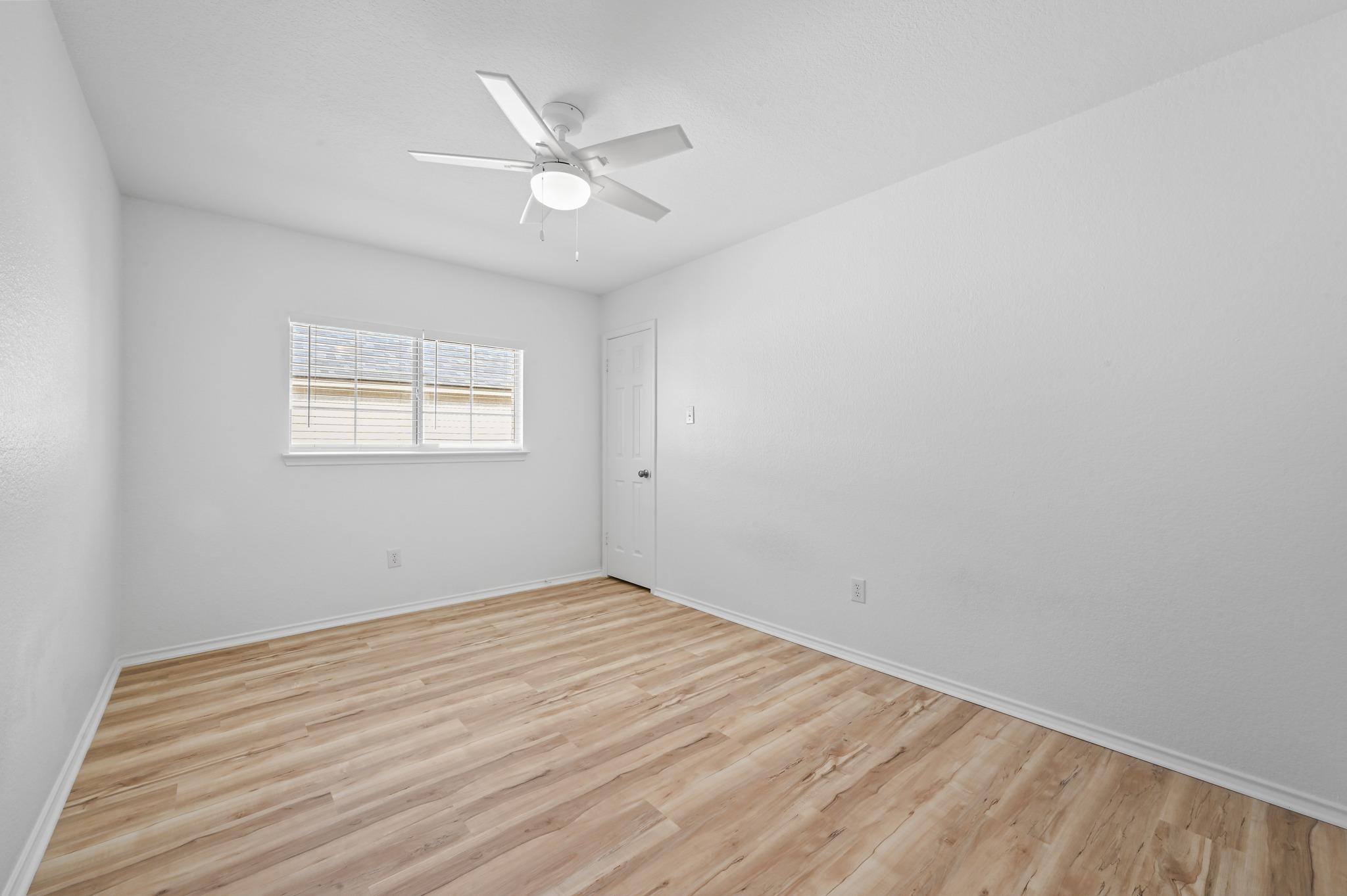 2412 Regal Park Ln Property Photo 31
