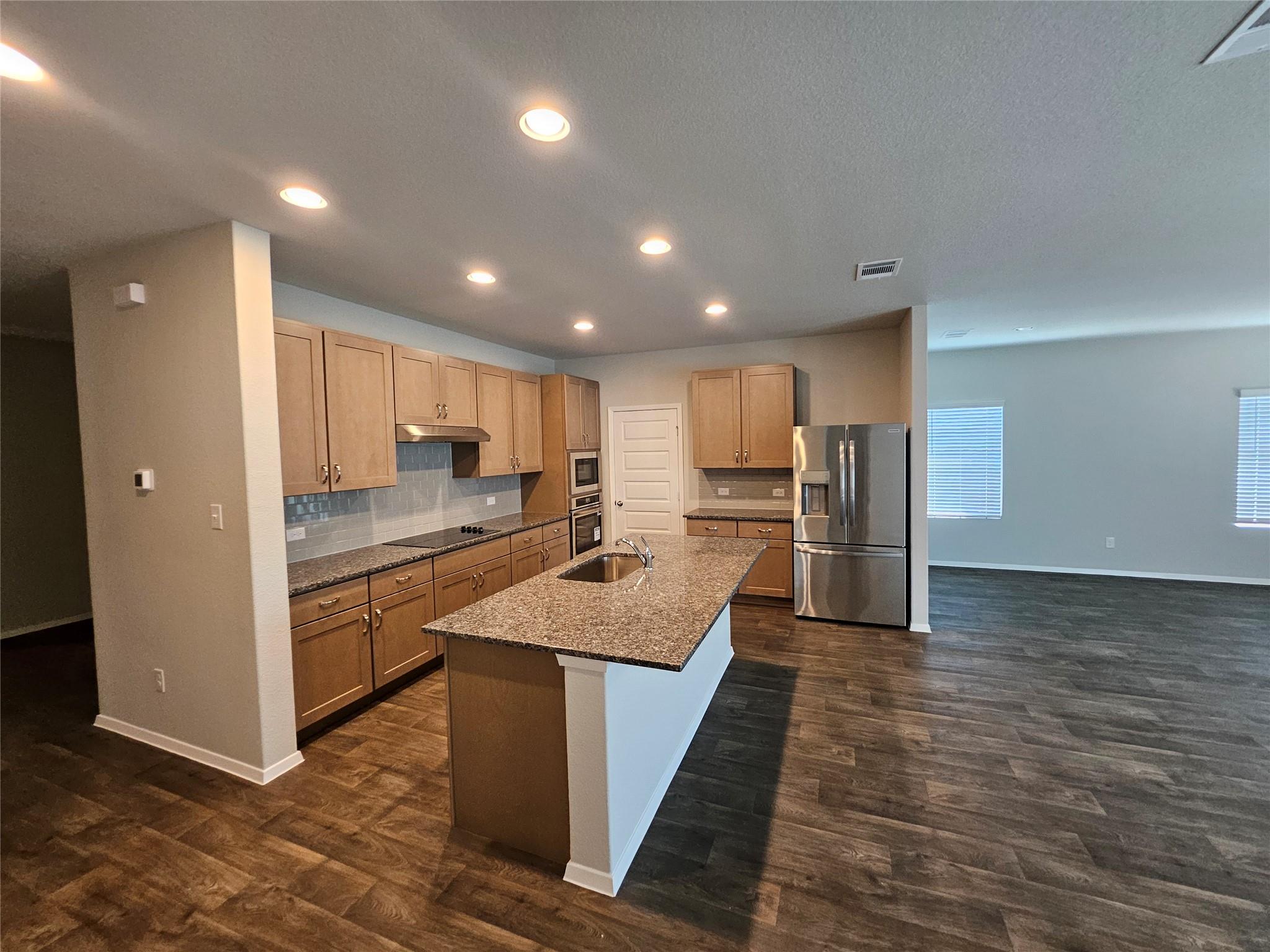 600 Hickory Bend Trl Property Photo 2