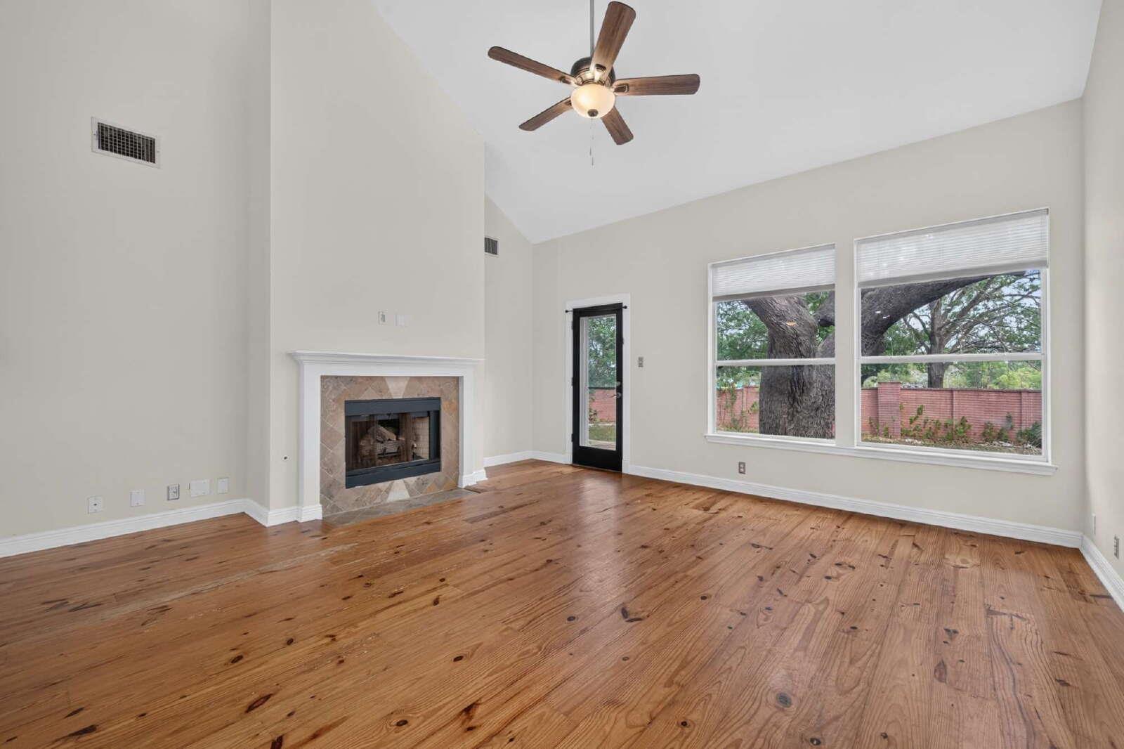 8109 Ganttcrest Dr Property Photo 4