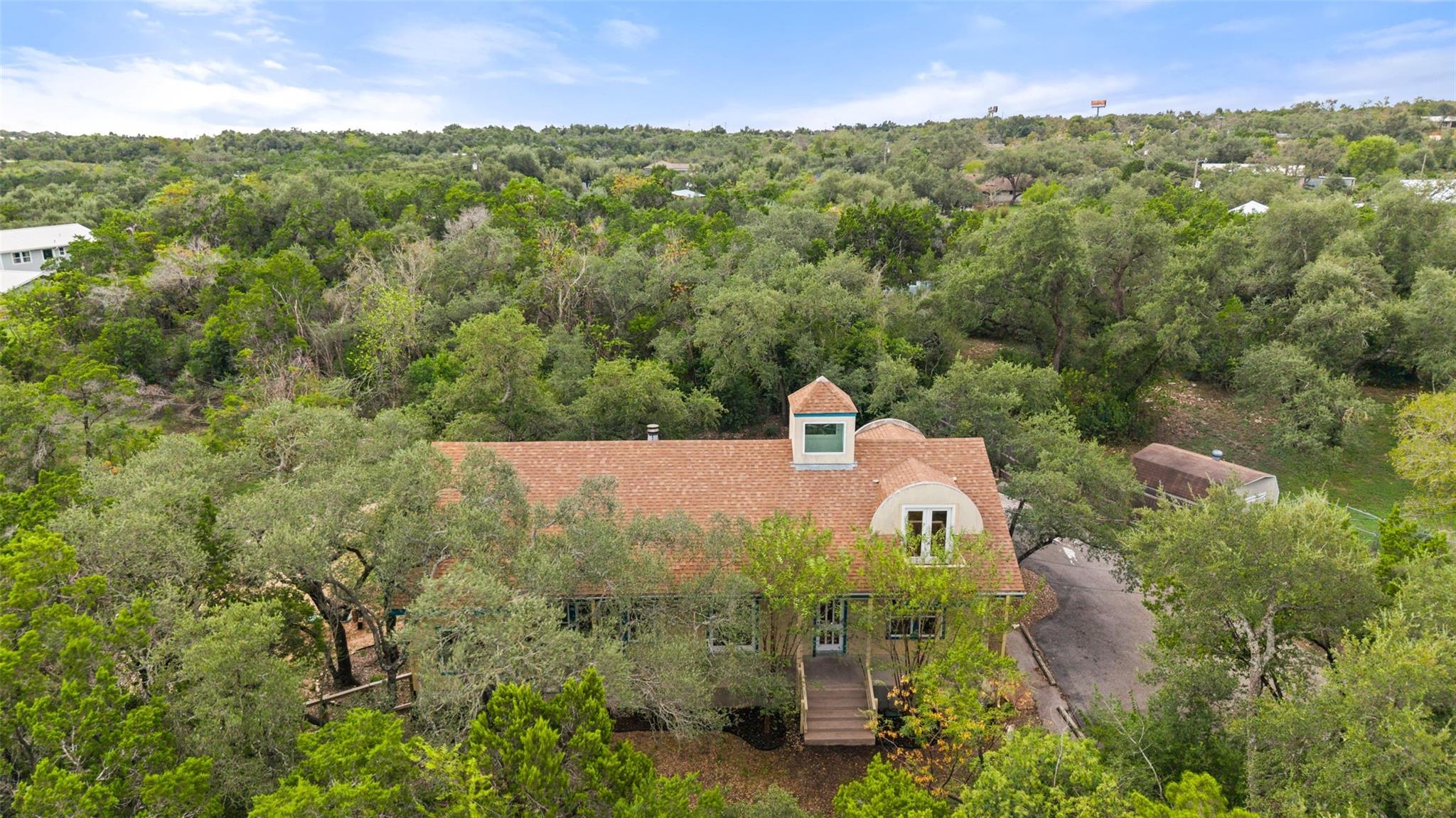 7705 Mowinkle Cv Property Photo 2