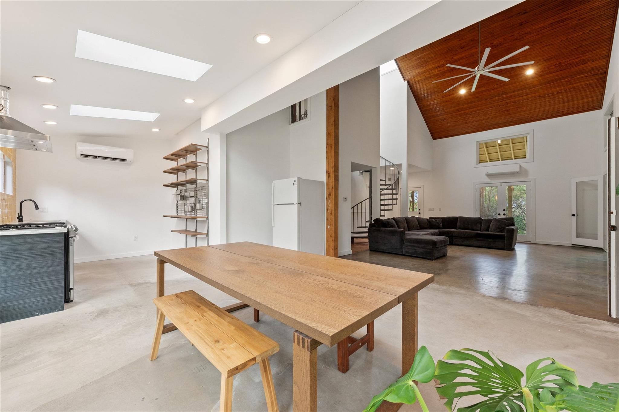 7705 Mowinkle Cv Property Photo 4