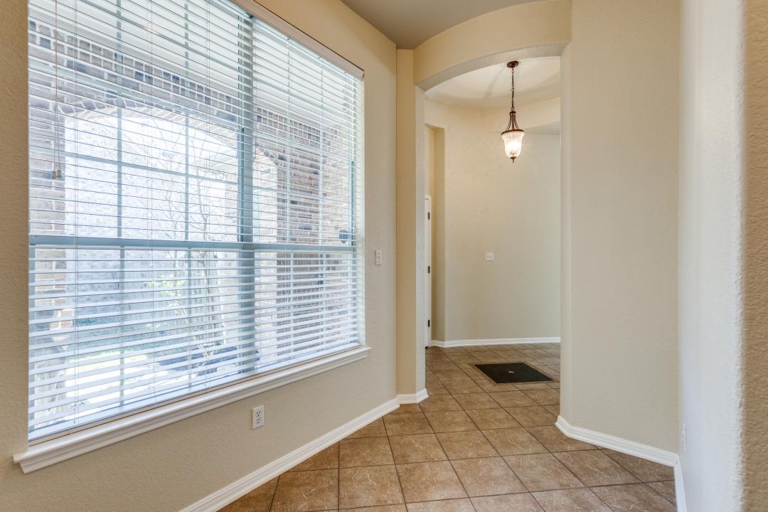 253 Lear Ave Property Photo 5