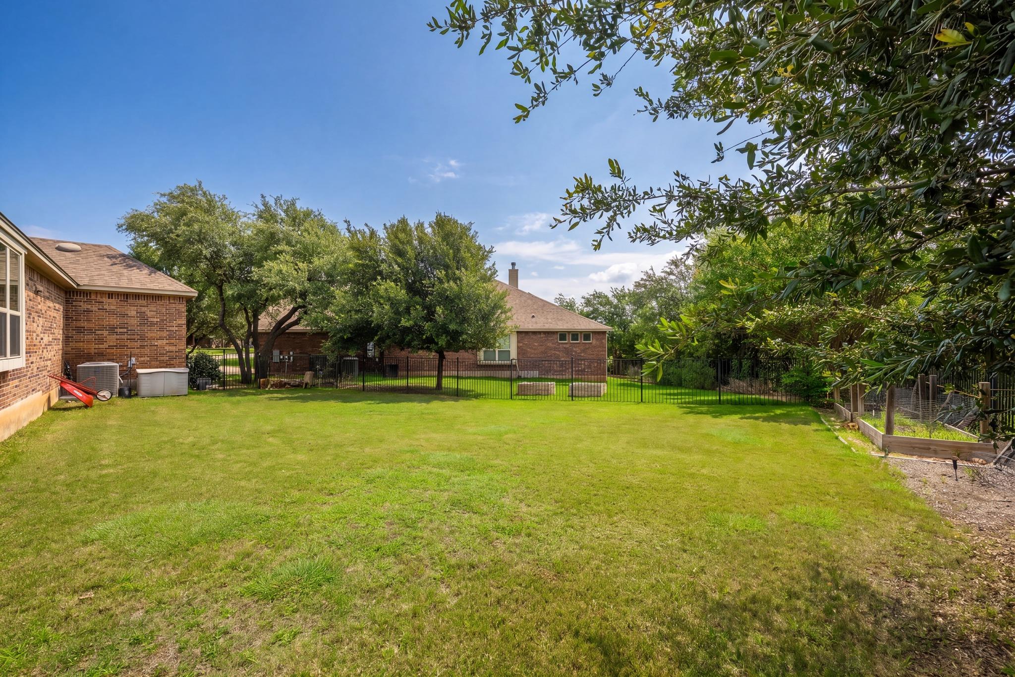 5025 Pyrenees Pass Property Photo 31