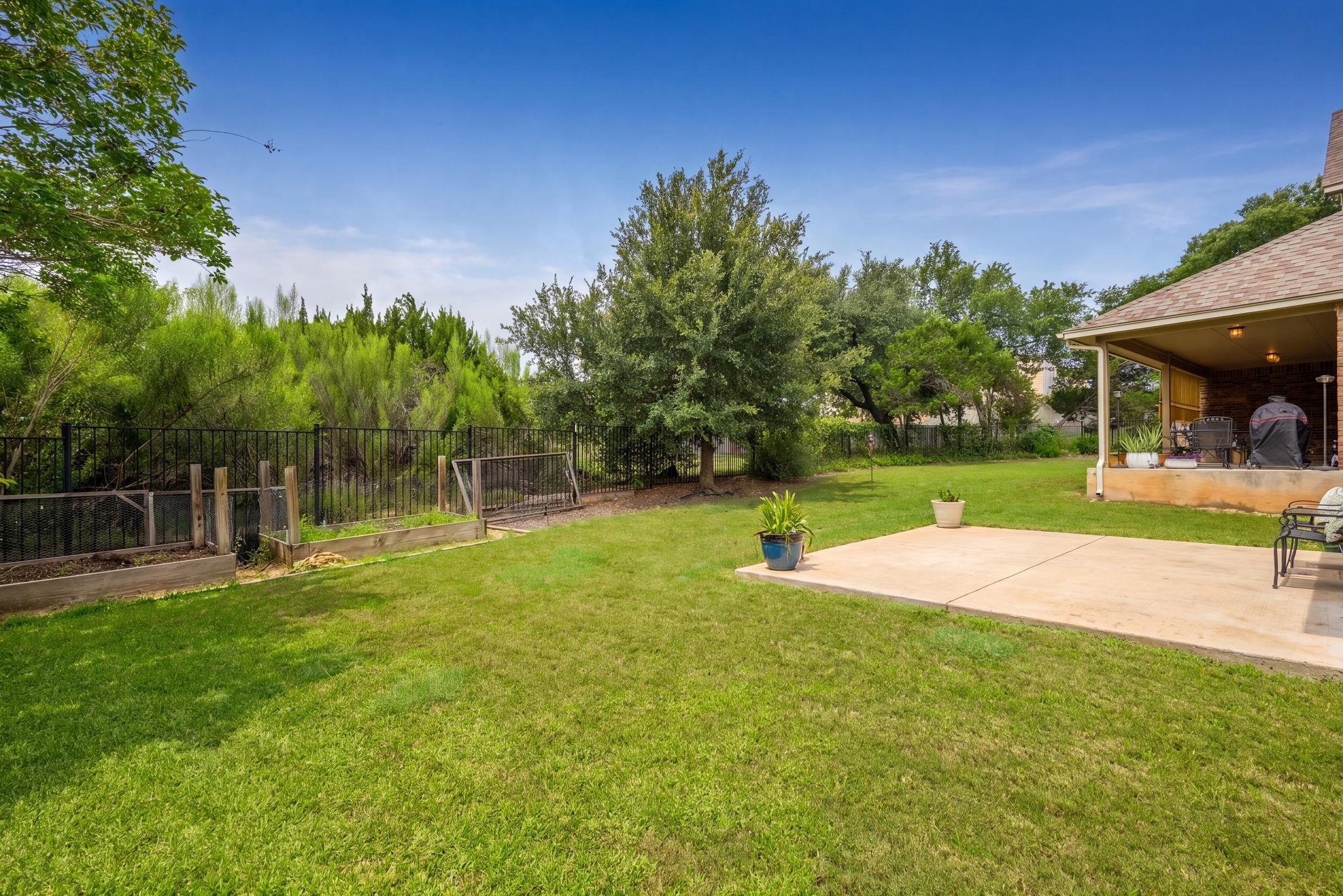 5025 Pyrenees Pass Property Photo 32