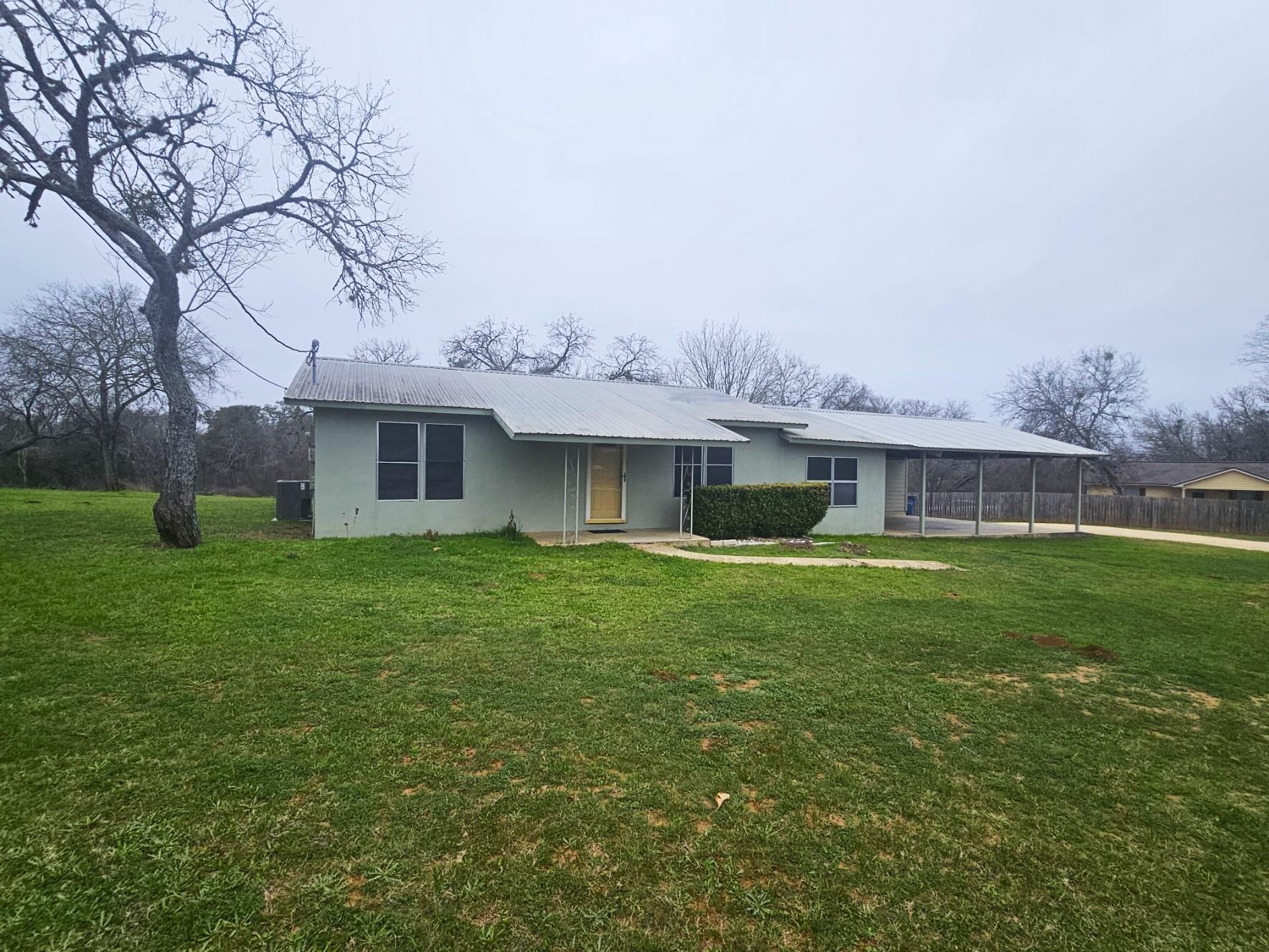 214 Bluebonnet Rdg Property Photo 3