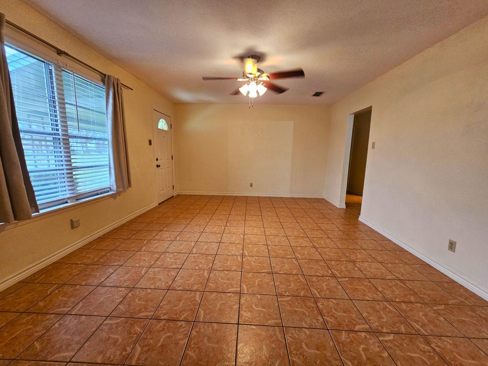 214 Bluebonnet Rdg Property Photo 11