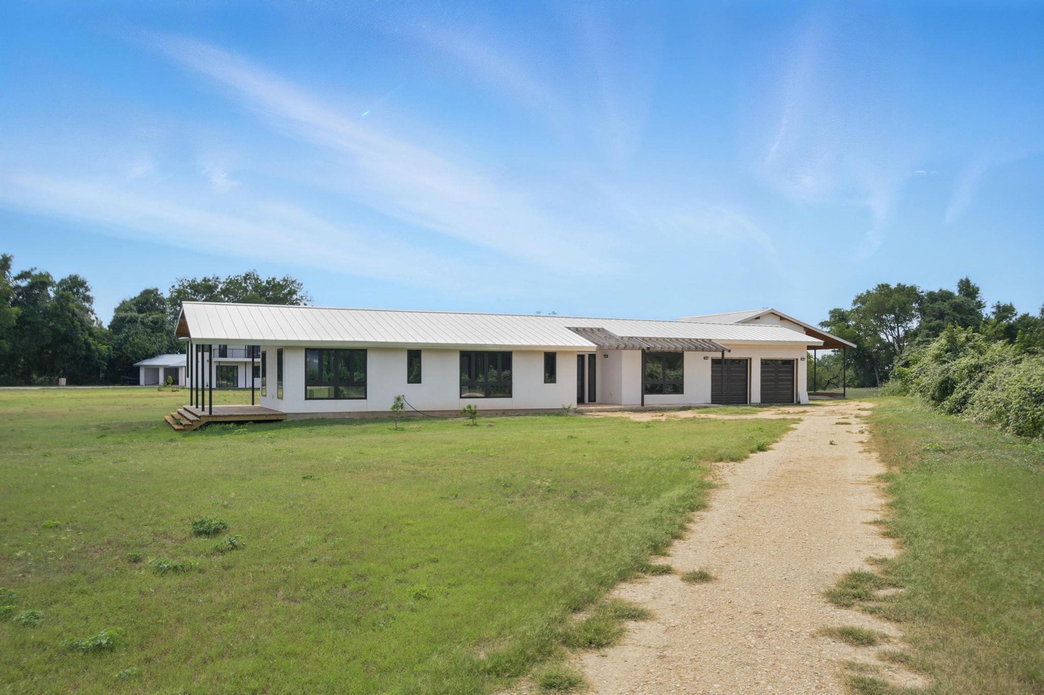 1800 Man O War Dr Property Photo 2